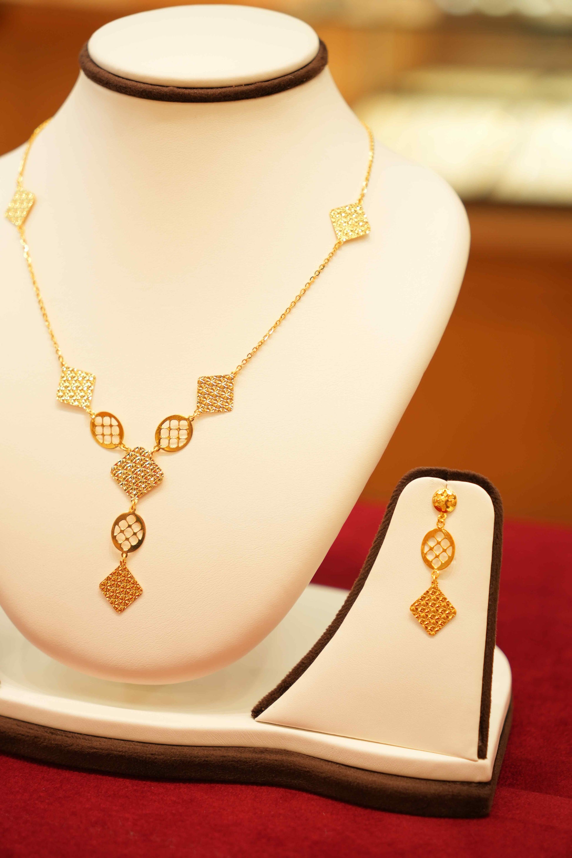 22K Gold Designer Necklace Set