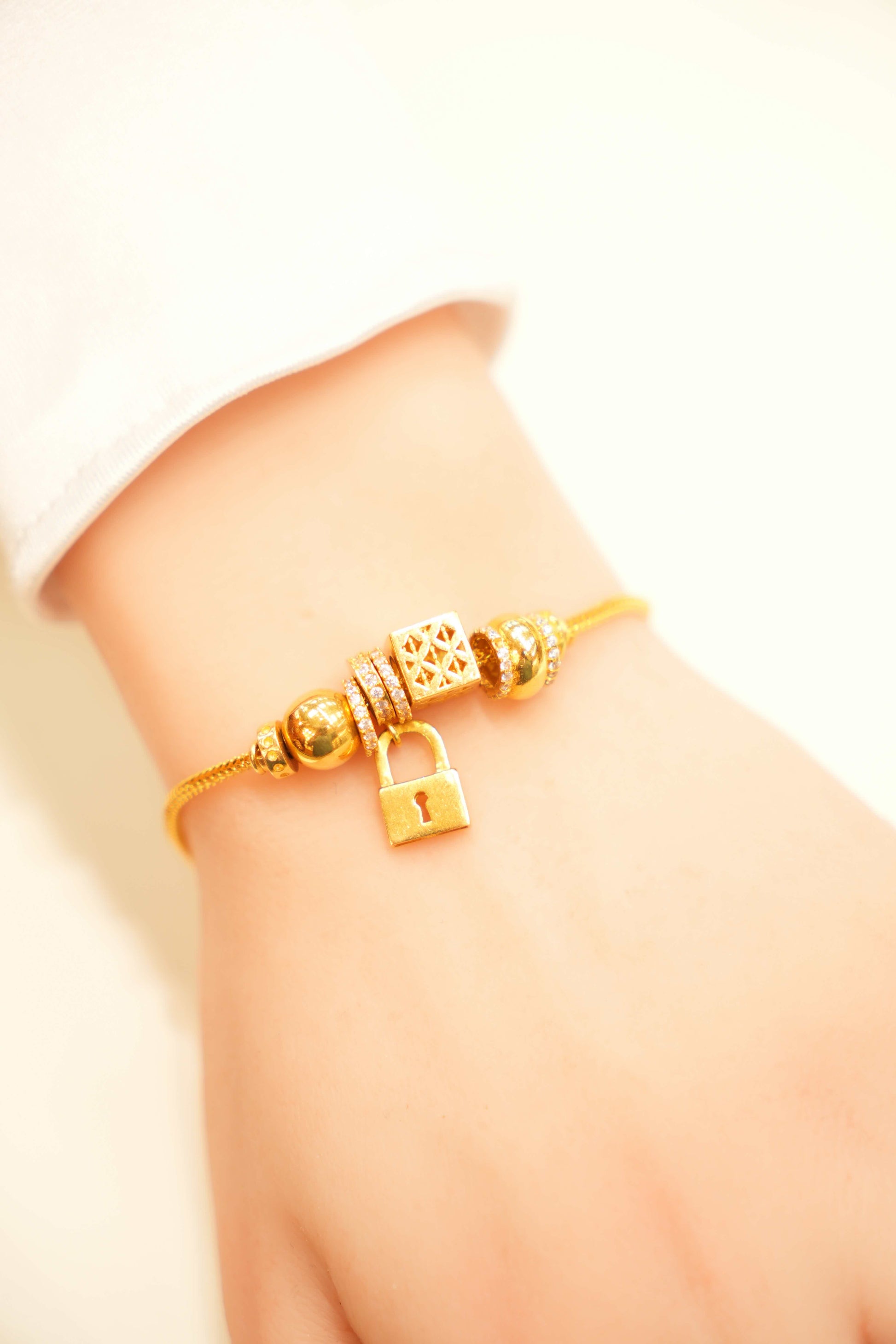 22K Gold Ladies Bracelet