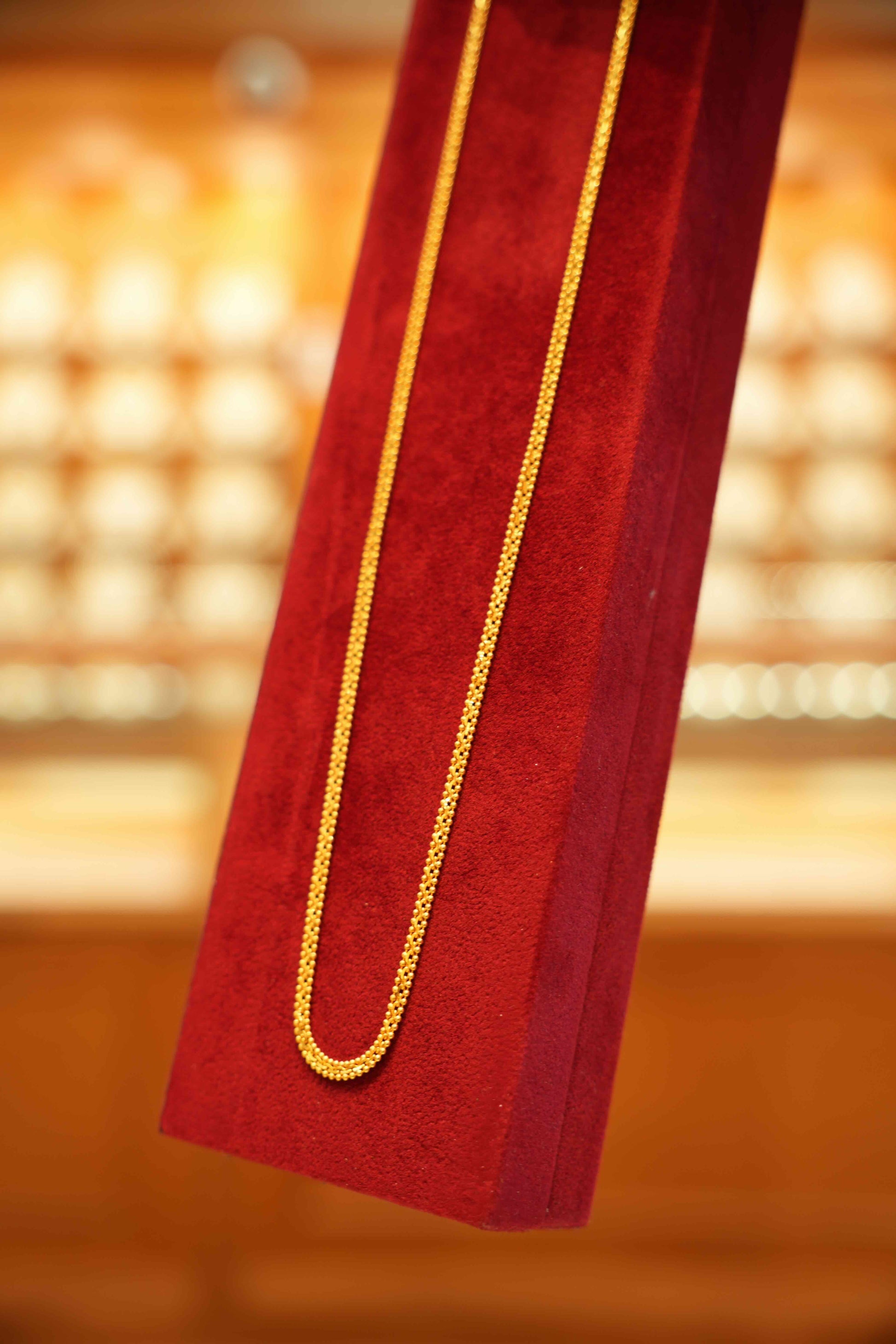 22K Gold Designer Men's Flat Chain (22 Inches)