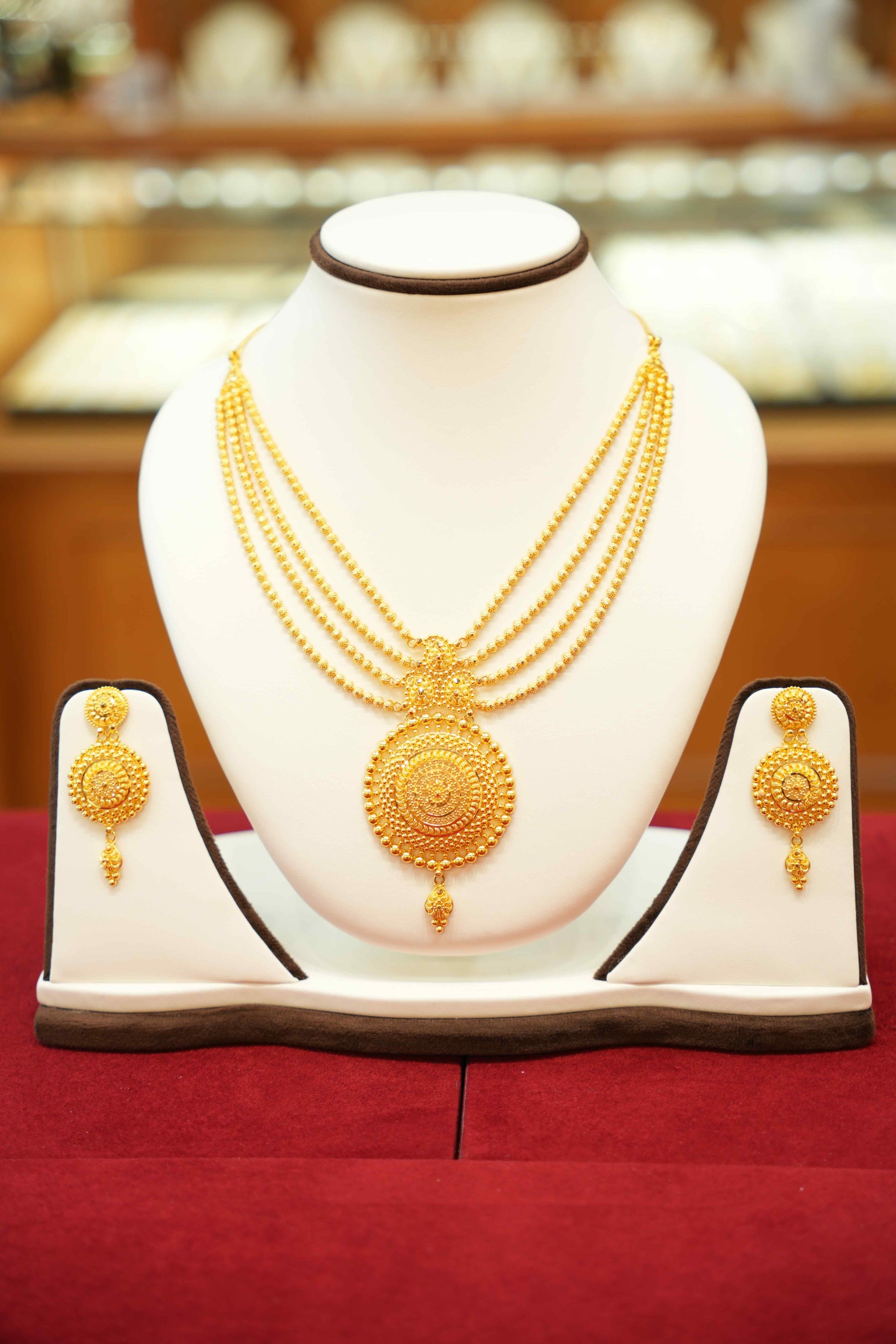 22K Gold Designer Necklace Set