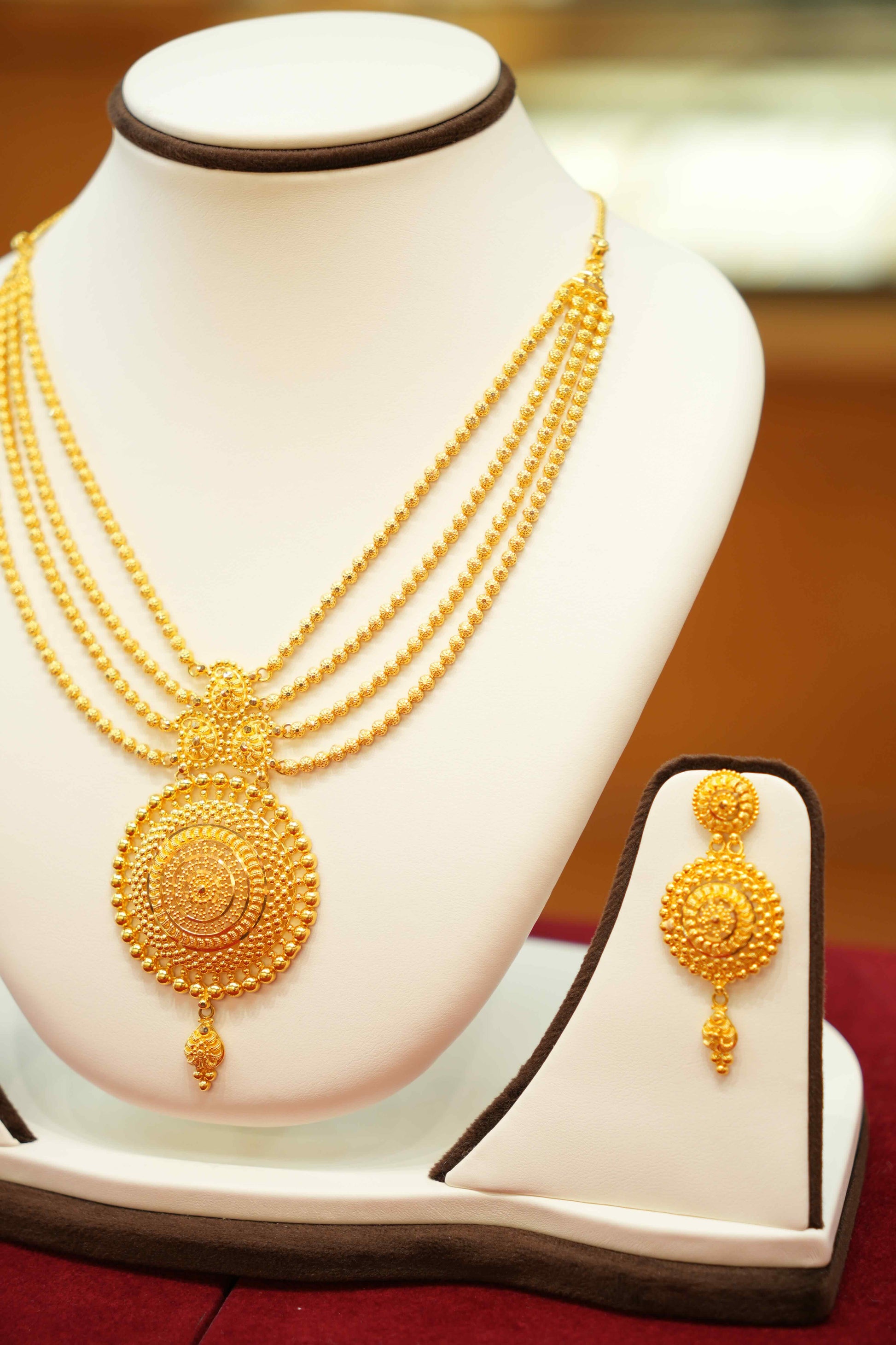 22K Gold Designer Necklace Set