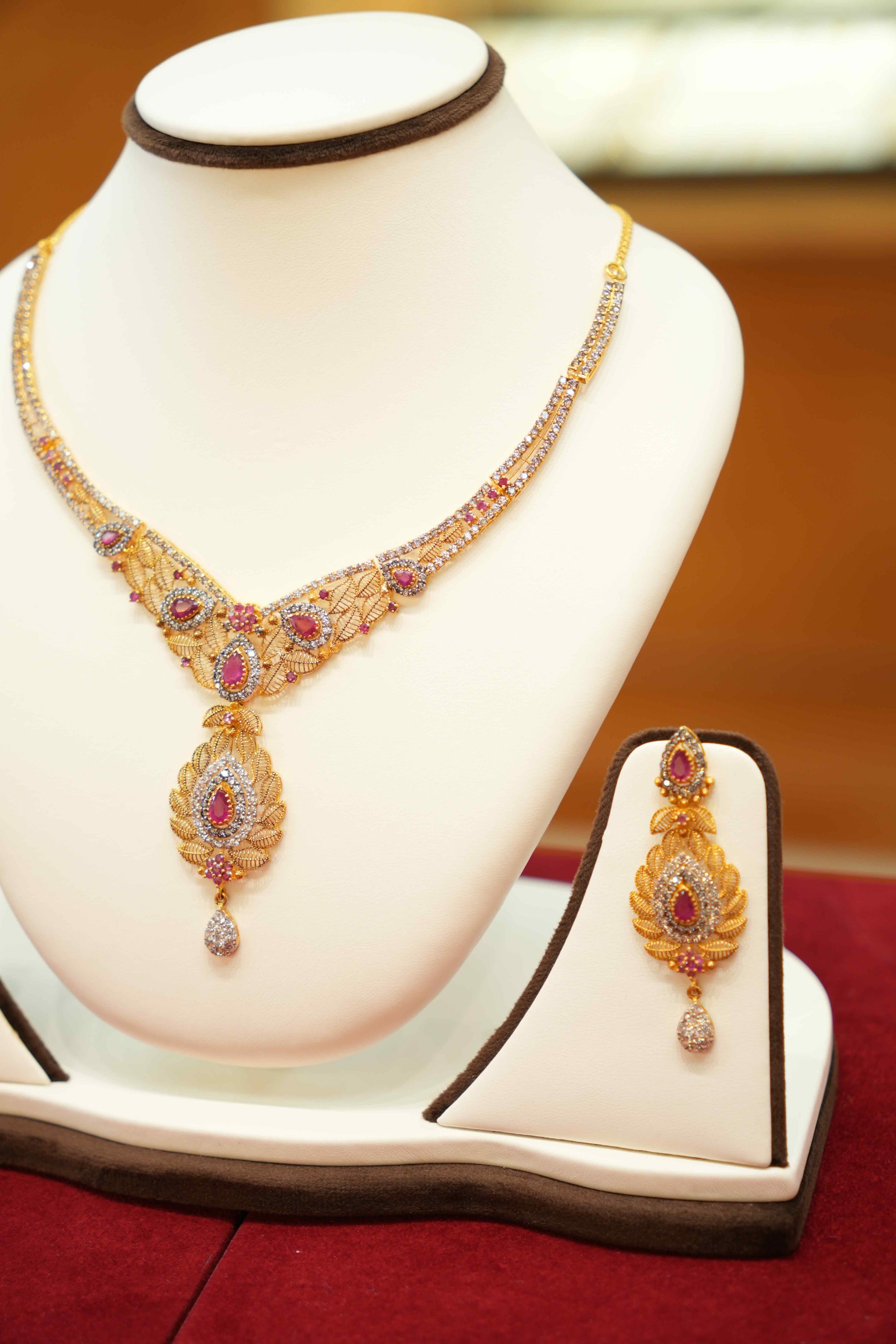 22K Gold Designer Necklace Set