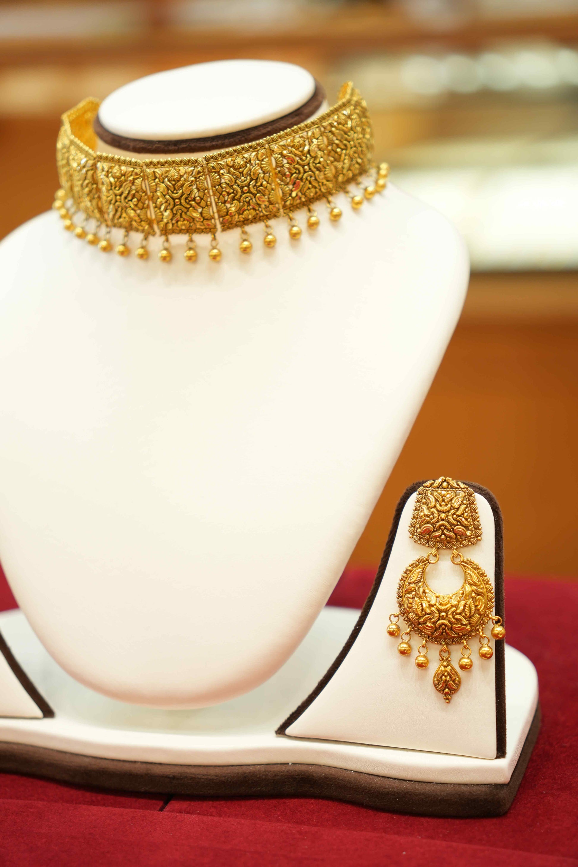 22K Gold Designer Antique Choker Set