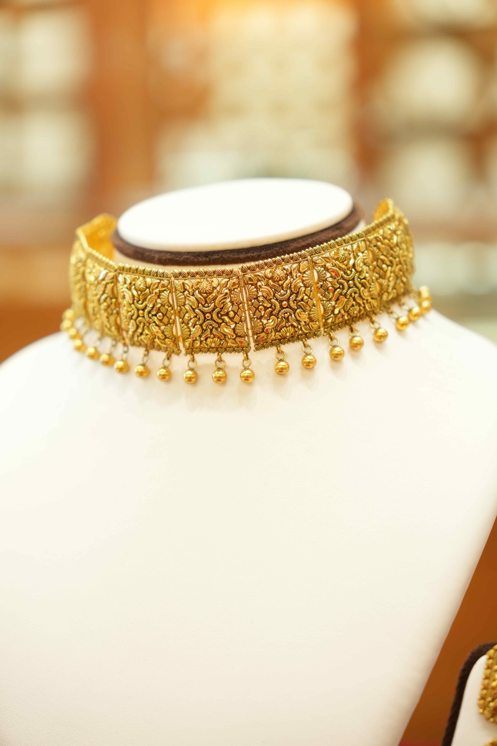 22K Gold Designer Antique Choker Set