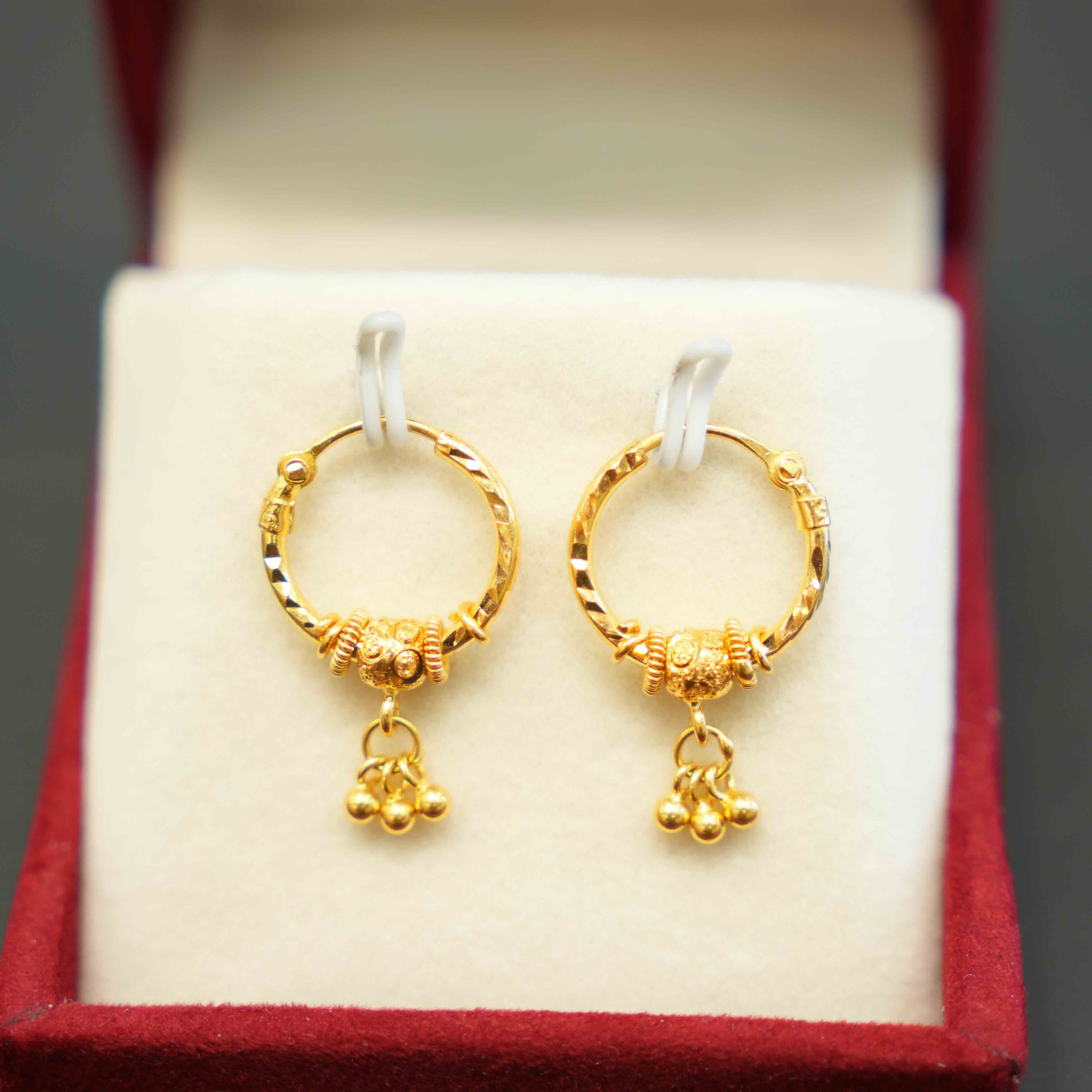 22K Gold Ladies Hanging Earrings