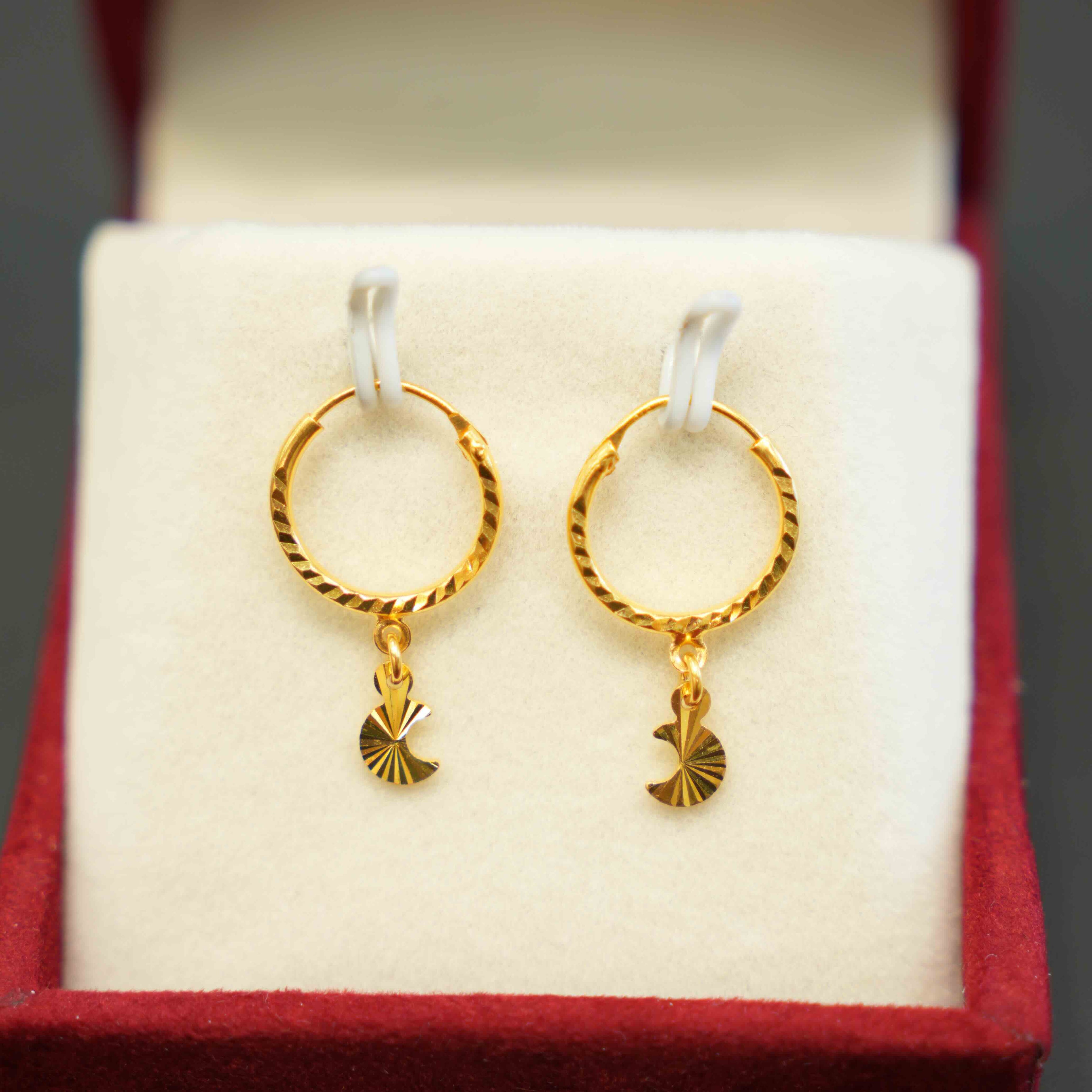 22K Gold Ladies Hanging Earrings