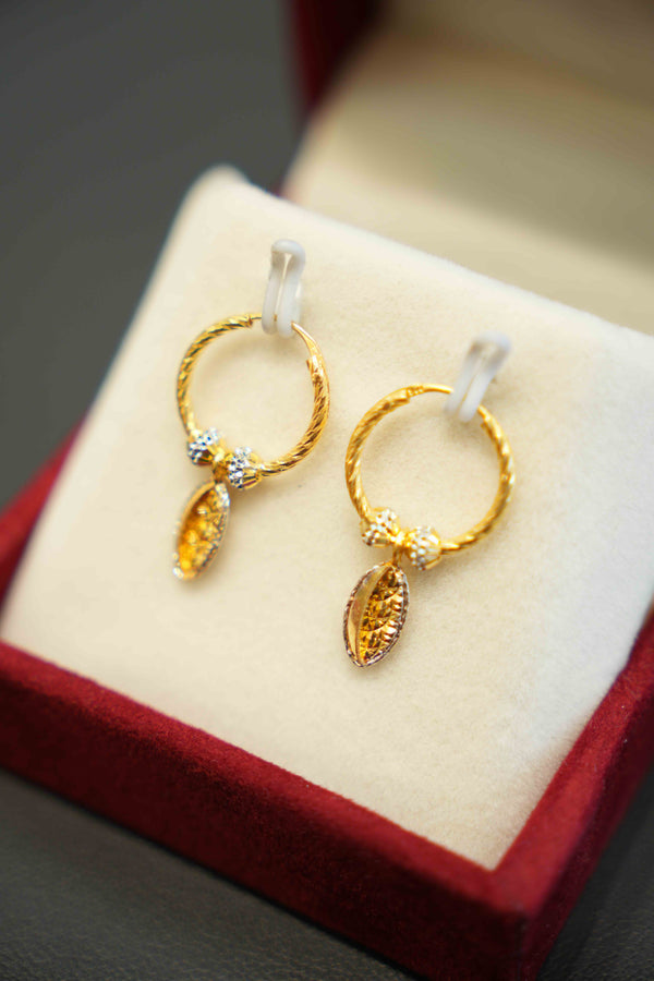 22K Gold Ladies Hanging Earrings