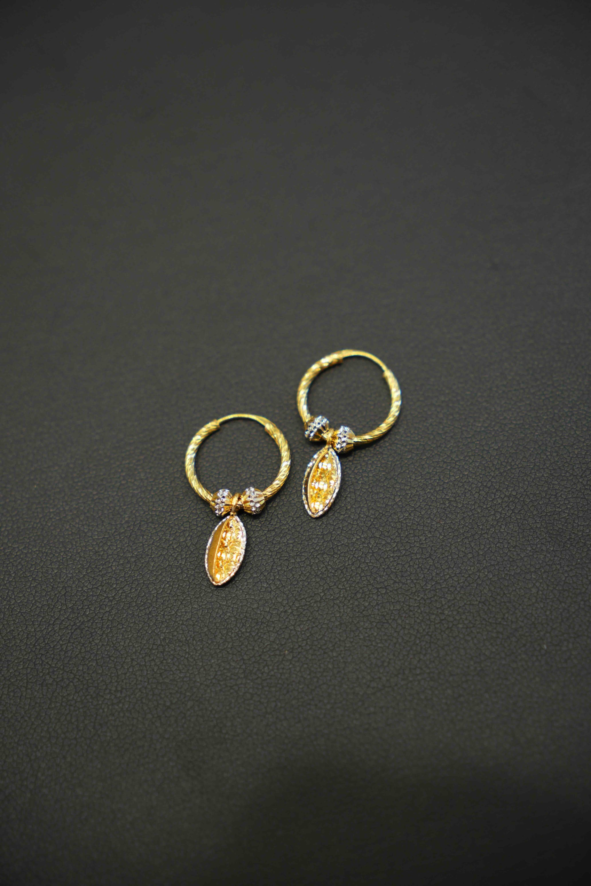 22K Gold Ladies Hanging Earrings