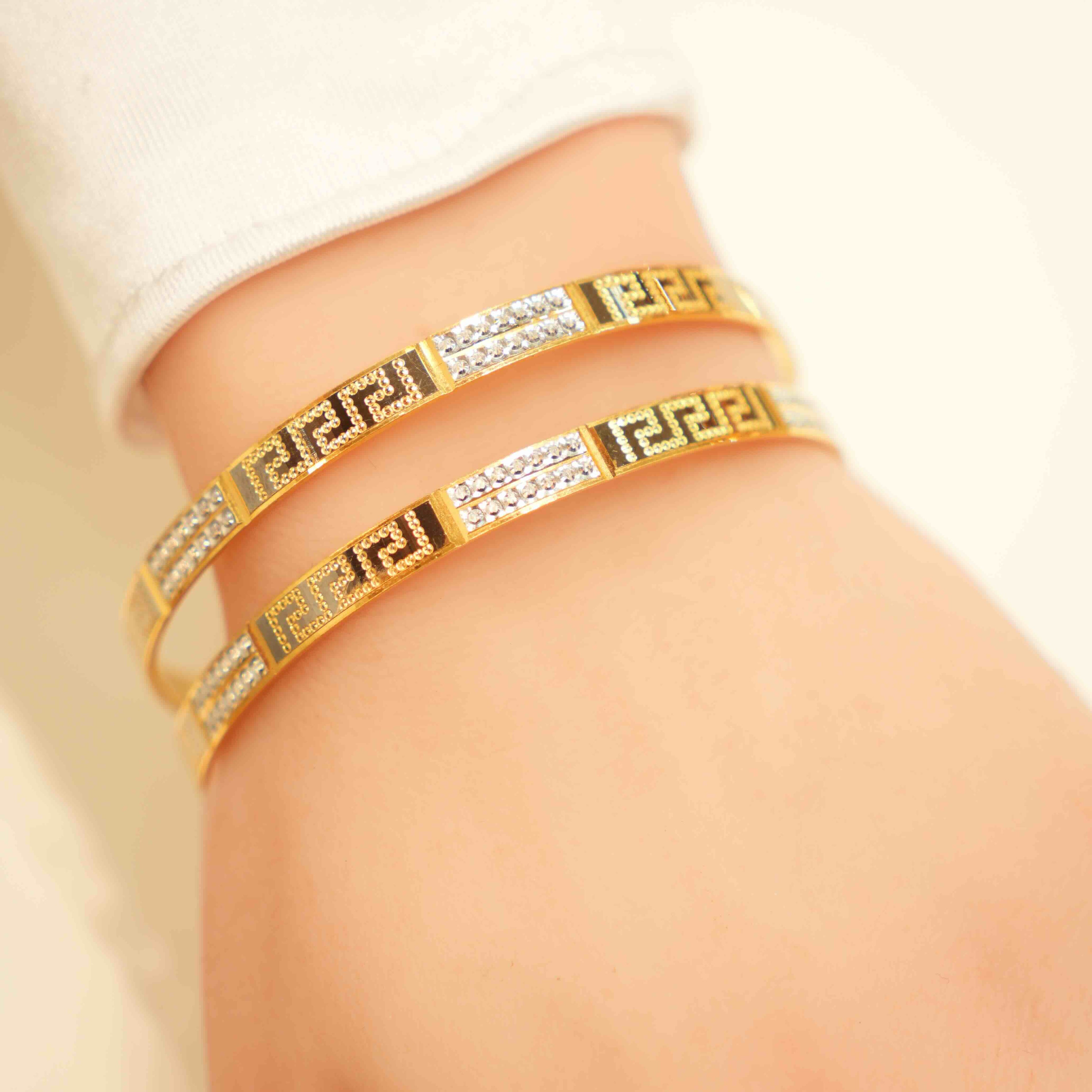 22K Gold Pair of Modern Two-Tone Ladies Bangles