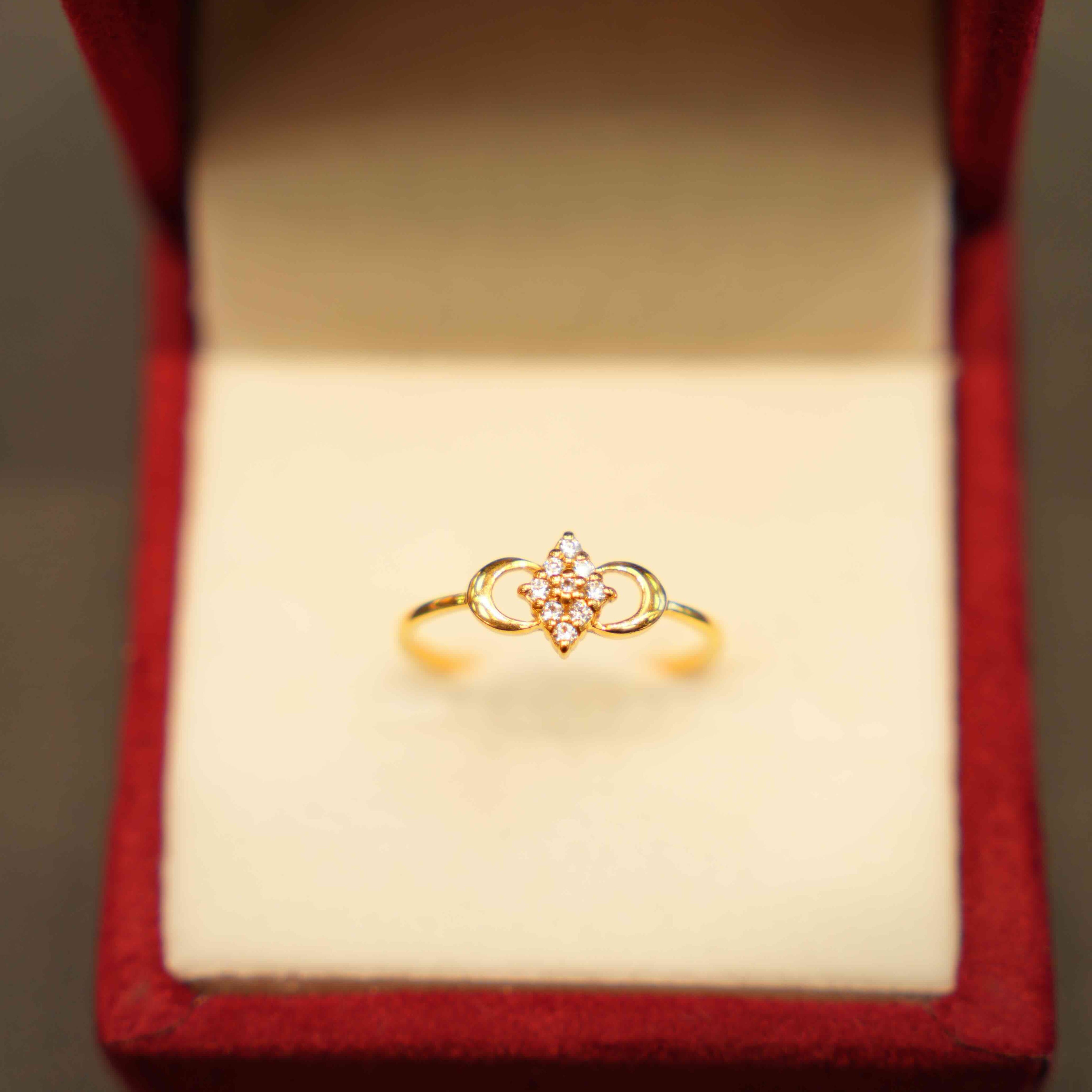22K Gold Designer Ladies Ring