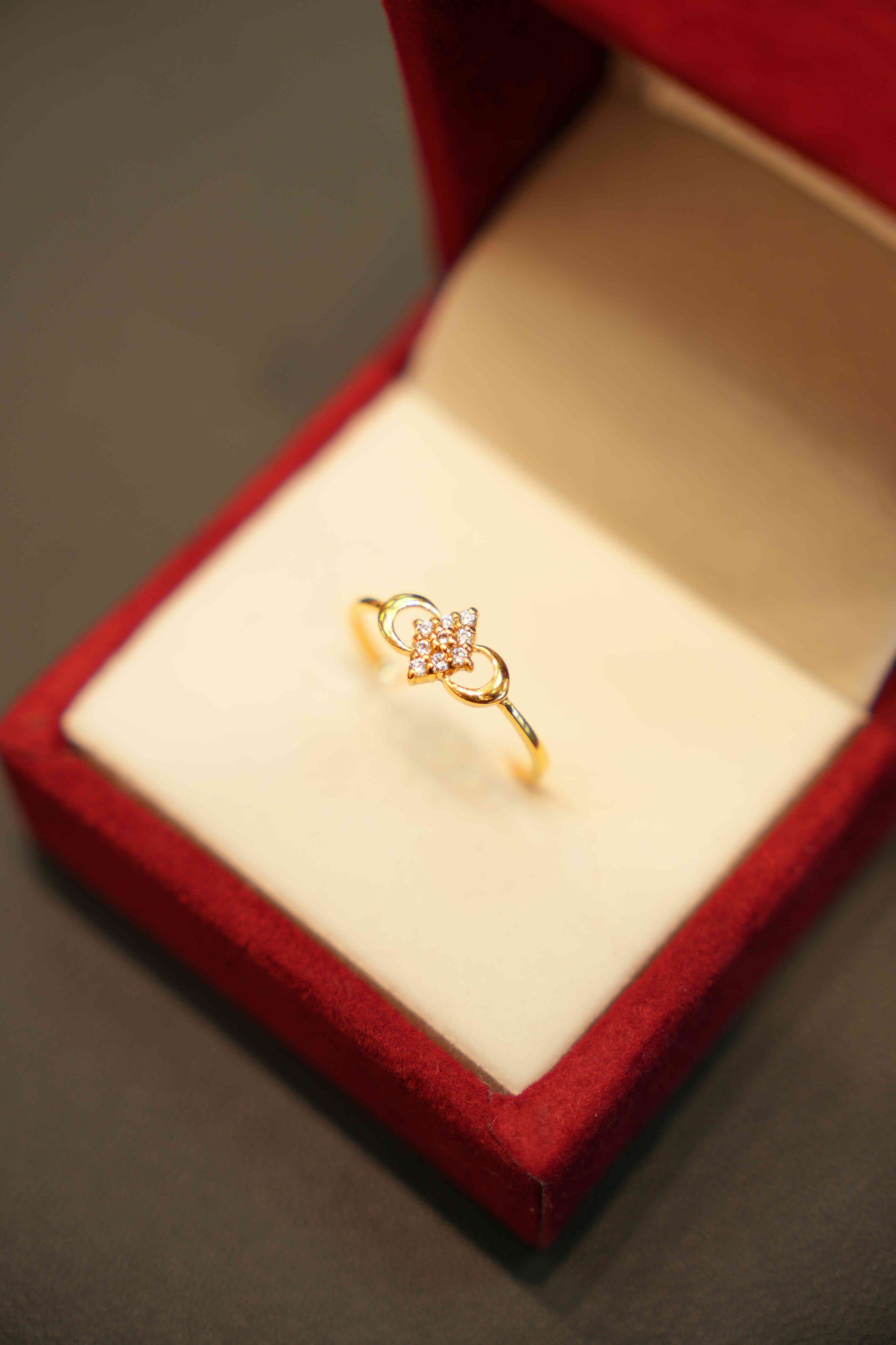 22K Gold Designer Ladies Ring