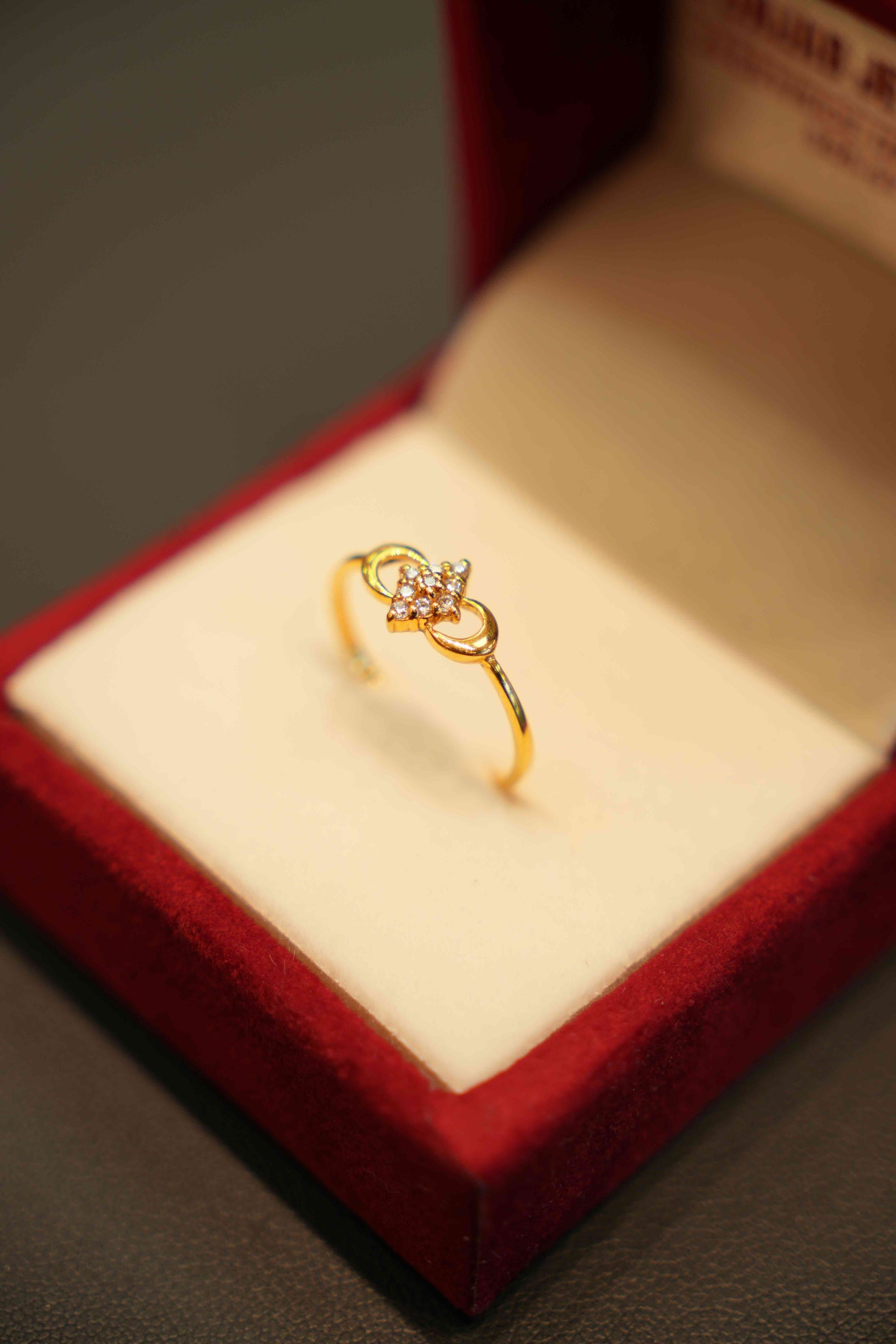 22K Gold Designer Ladies Ring
