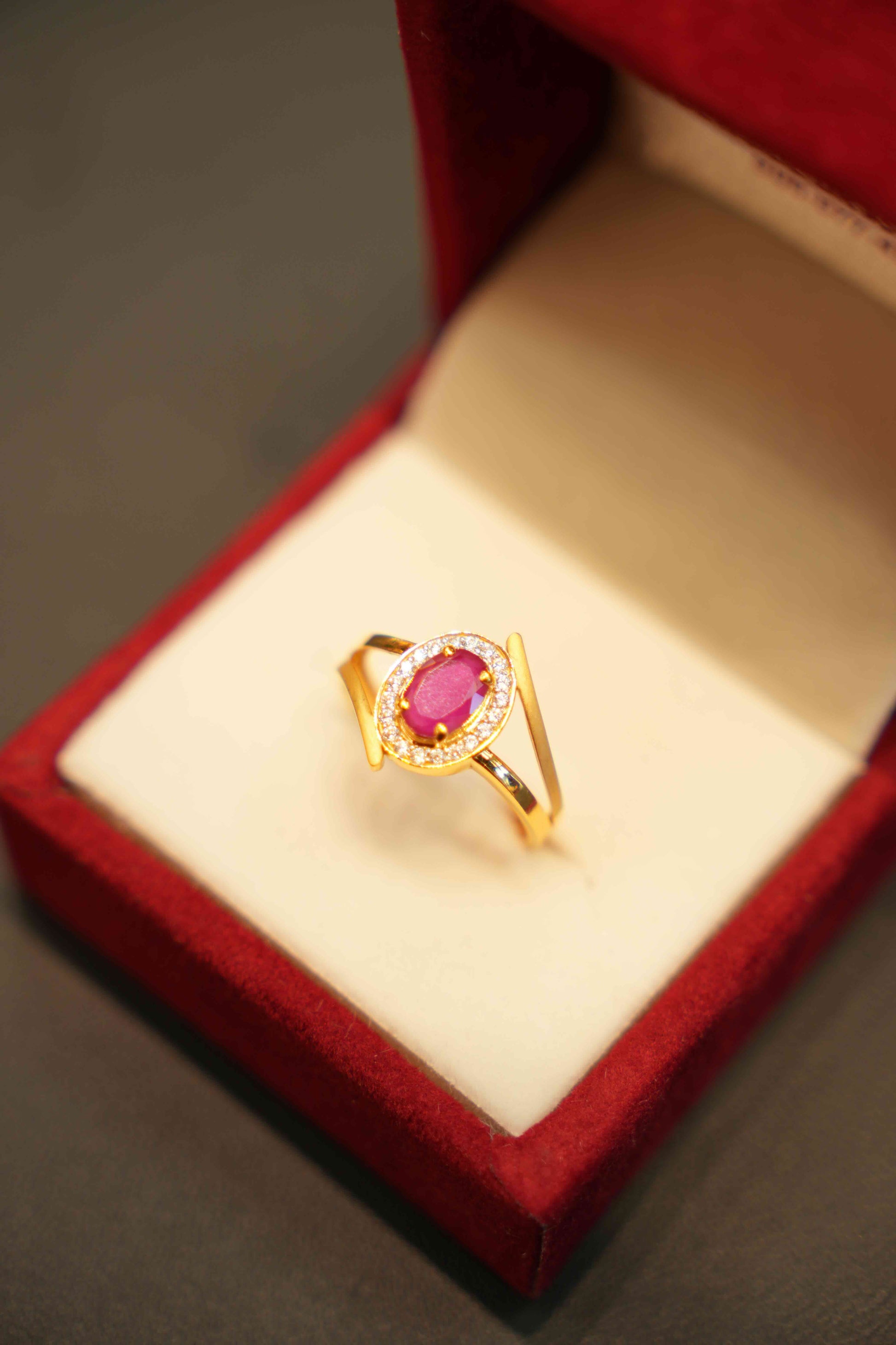 22K Gold Designer Ladies Ring