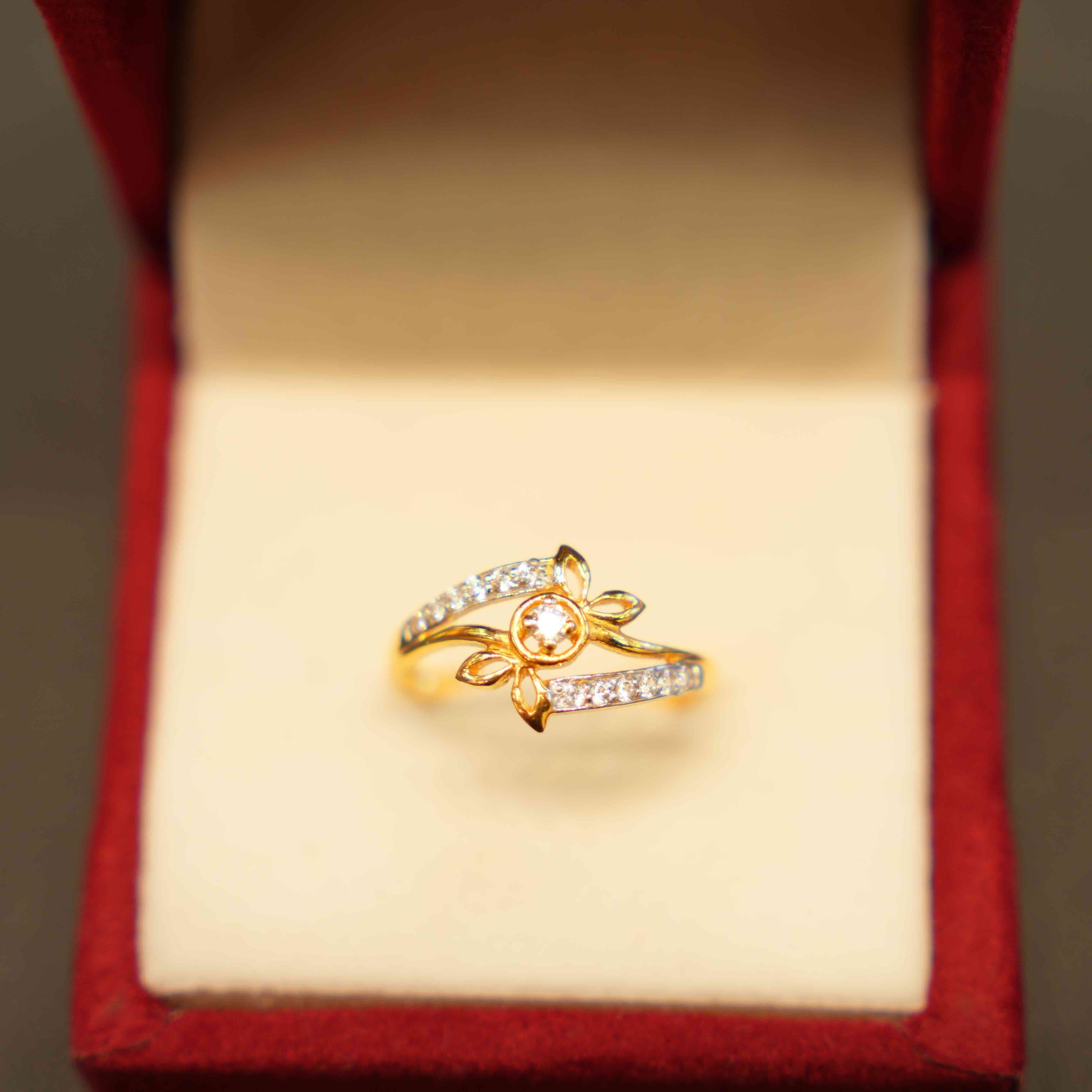 22K Gold Designer Ladies Ring