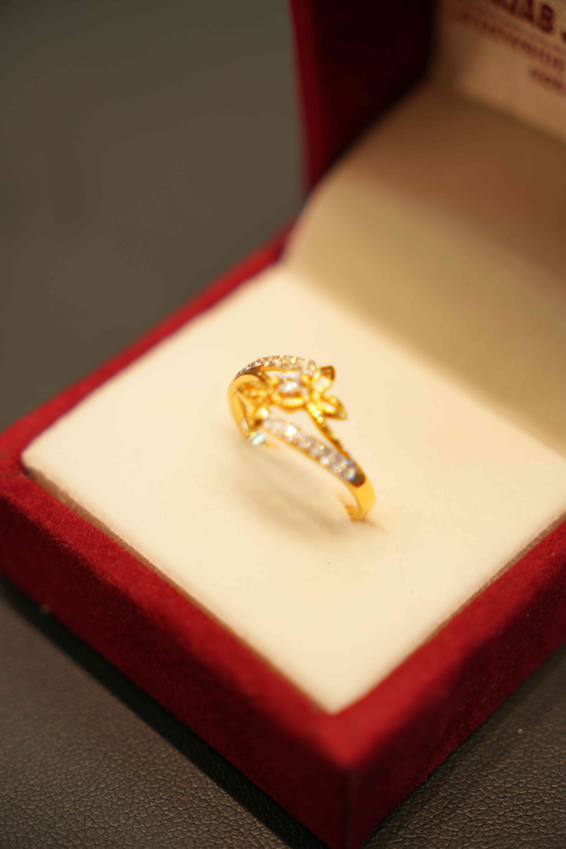 22K Gold Designer Ladies Ring