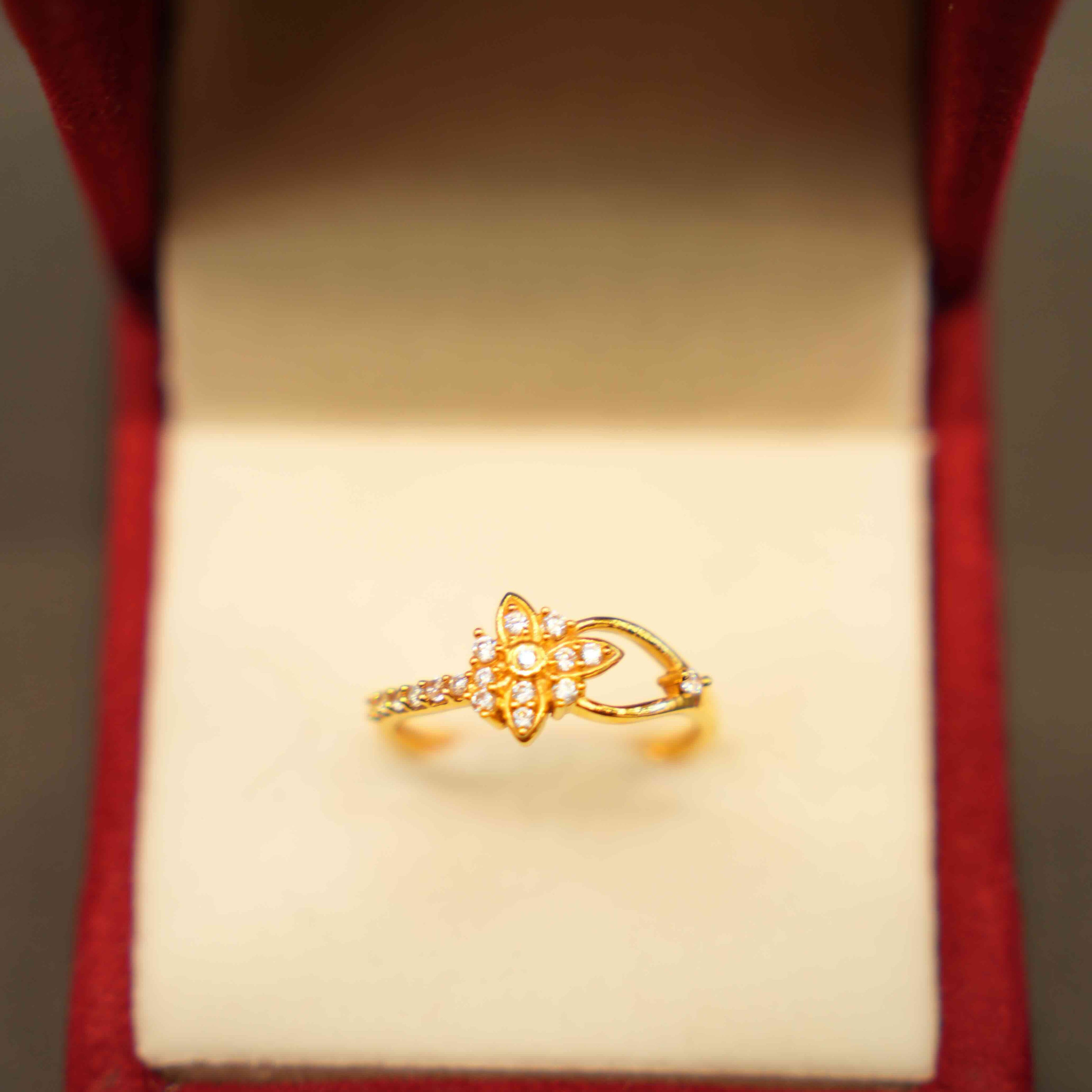 22K Gold Designer Ladies Ring