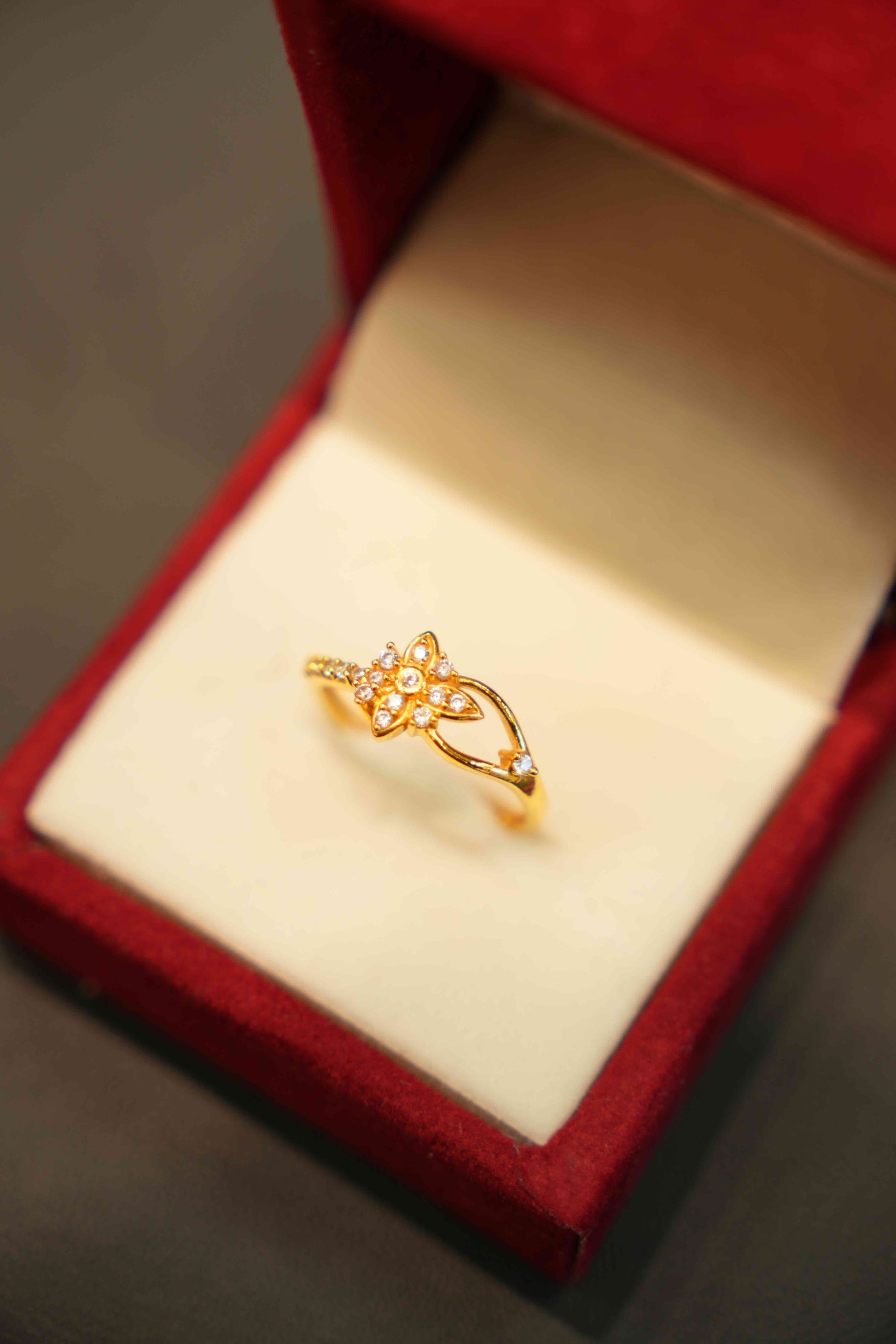 22K Gold Designer Ladies Ring