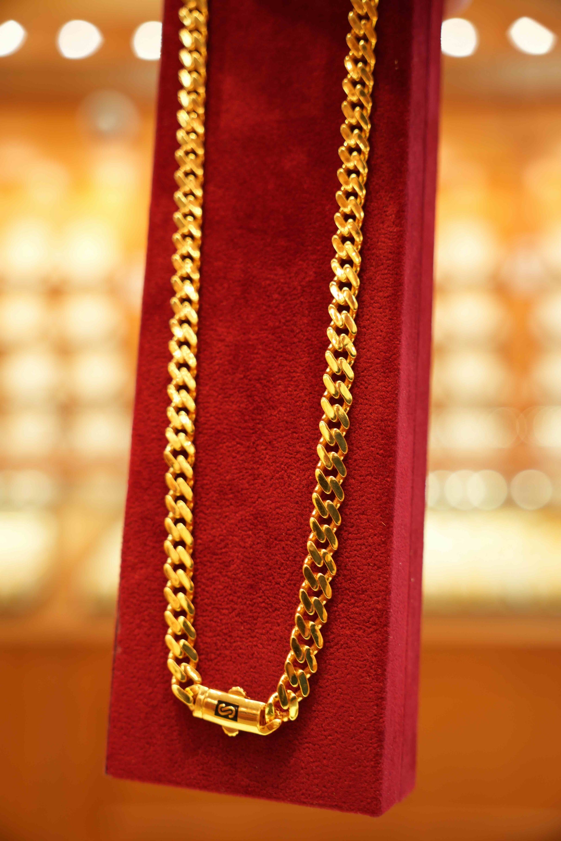 22K Gold Designer Men's Chain (22 Inches)