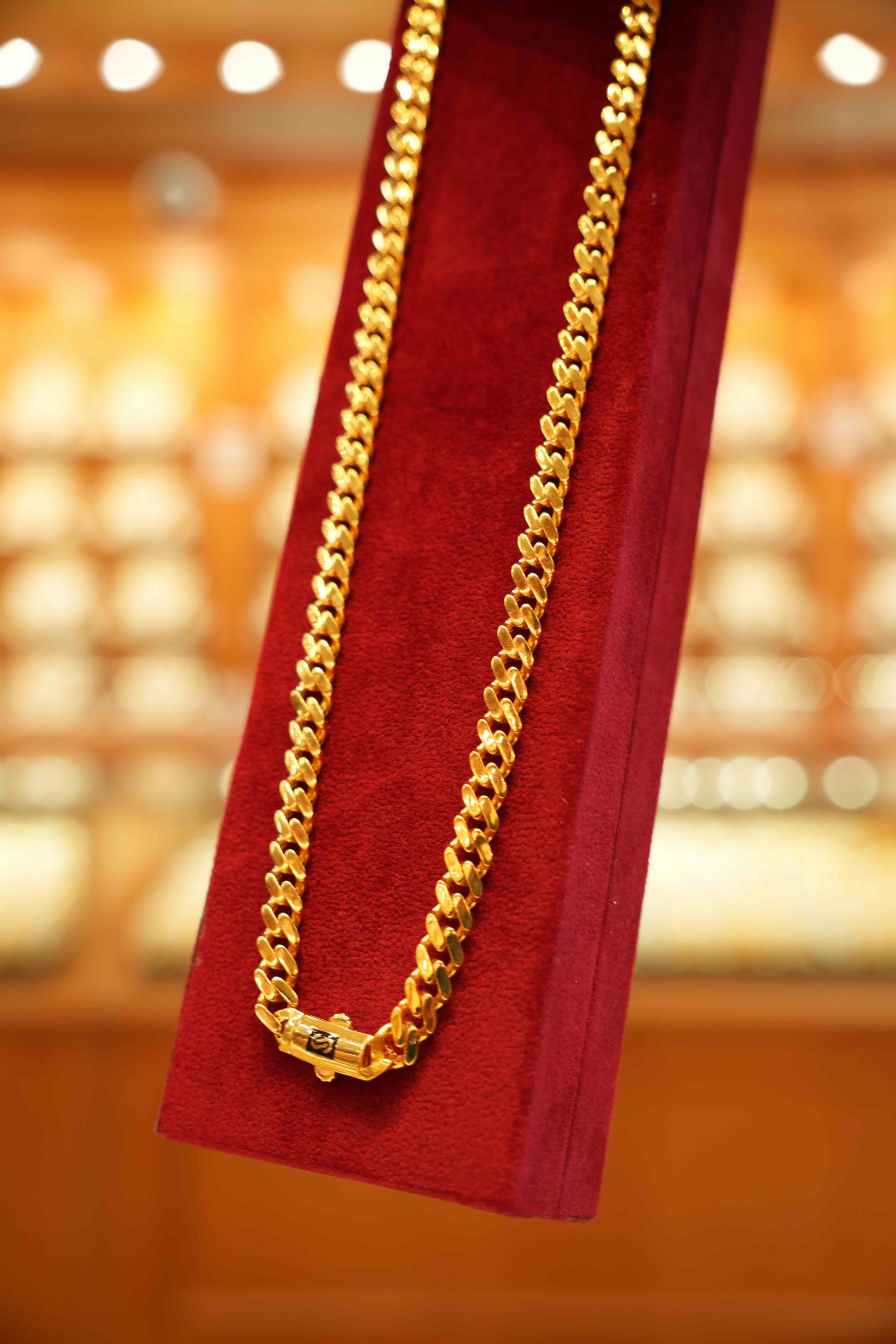 22K Gold Designer Men's Chain (22 Inches)