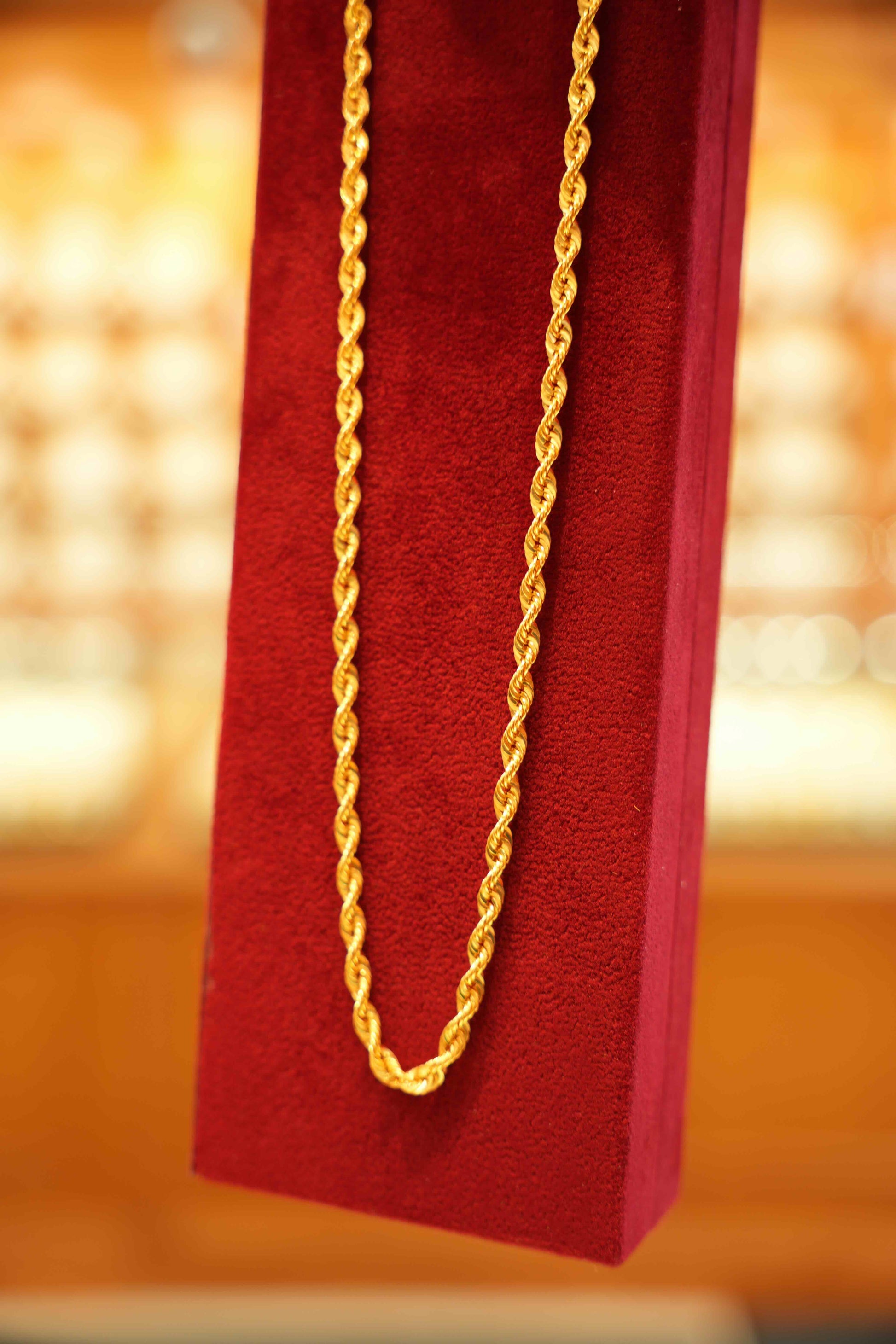 22K Gold Designer Men's Chain (22 Inches)