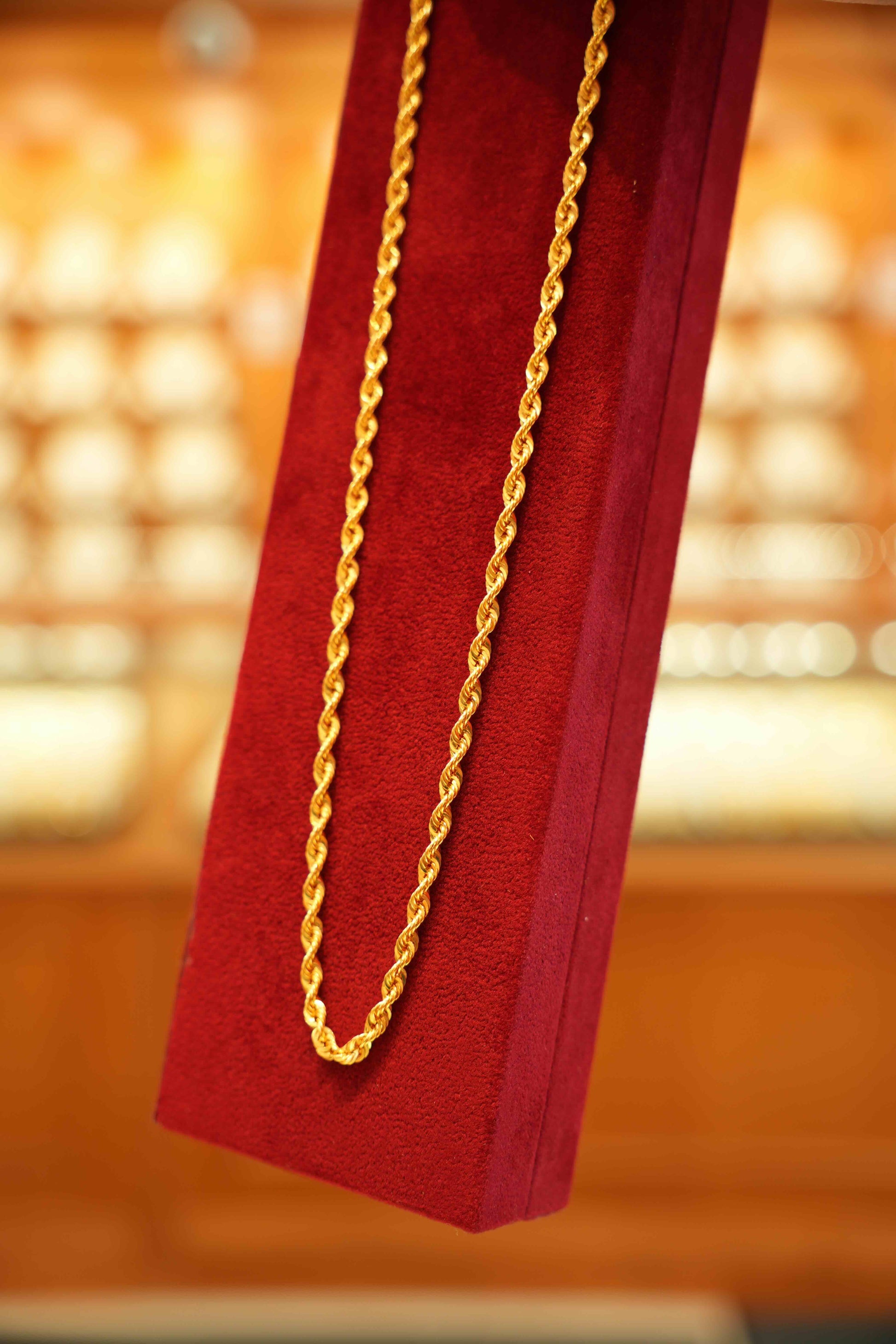 22K Gold Designer Men's Chain (22 Inches)