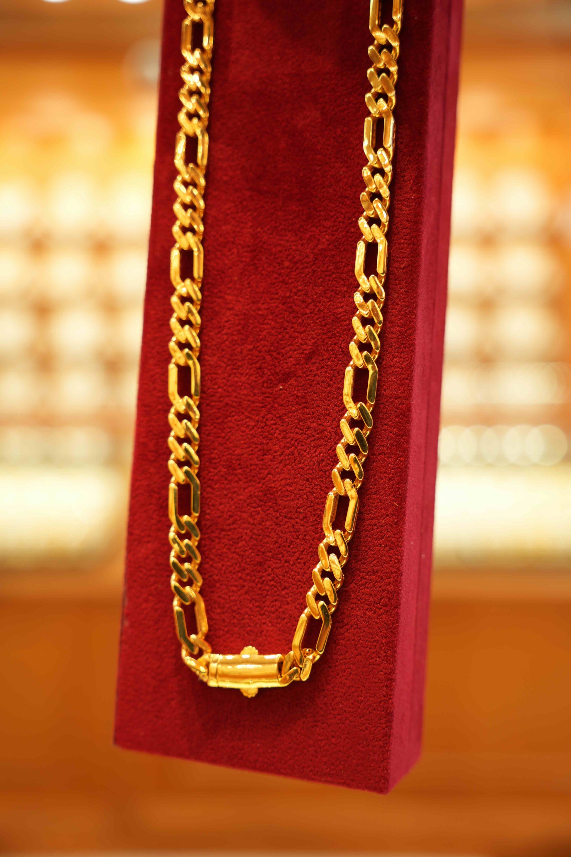 22K Gold Designer Men's Chain (22 Inches)