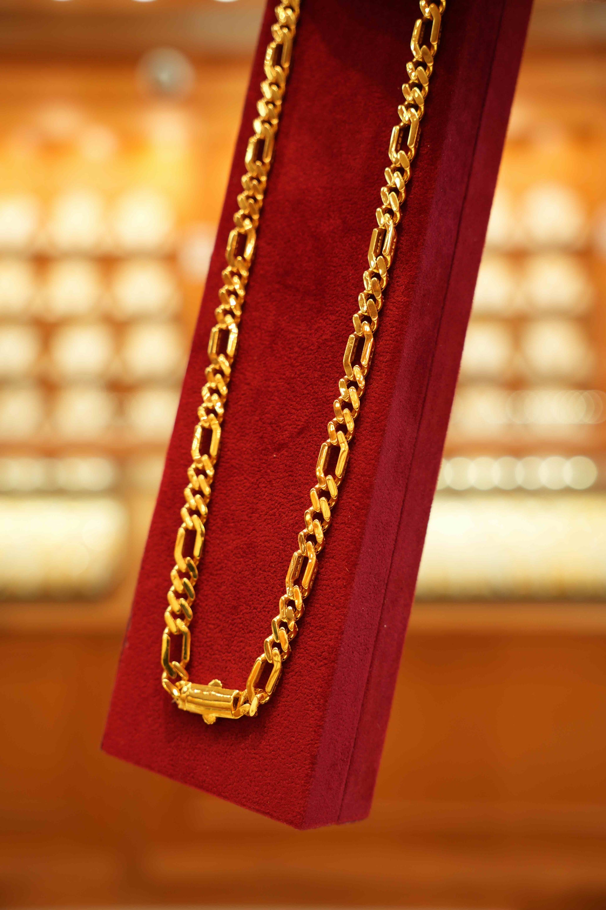 22K Gold Designer Men's Chain (22 Inches)