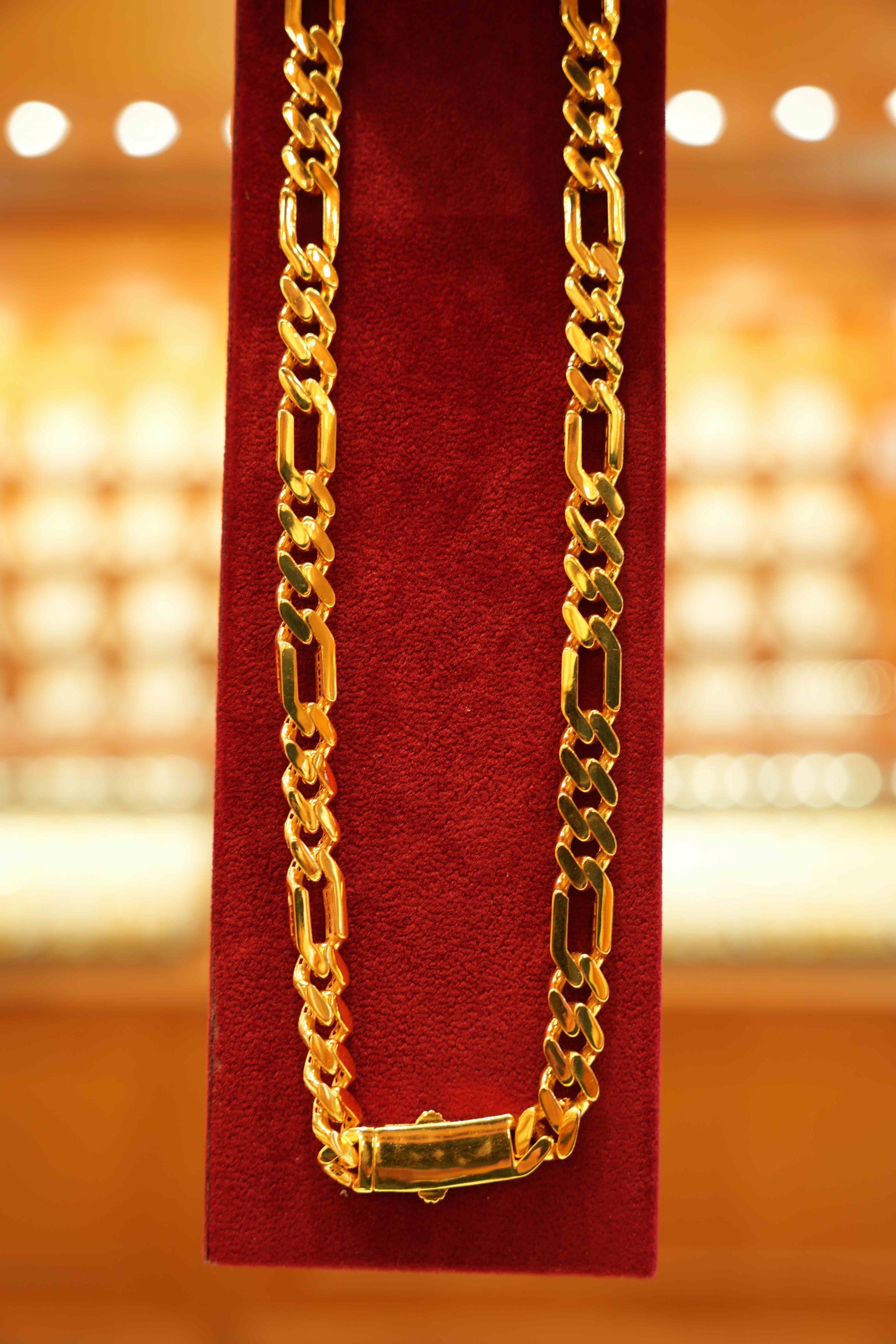 22K Gold Designer Men's Chain (22 Inches)