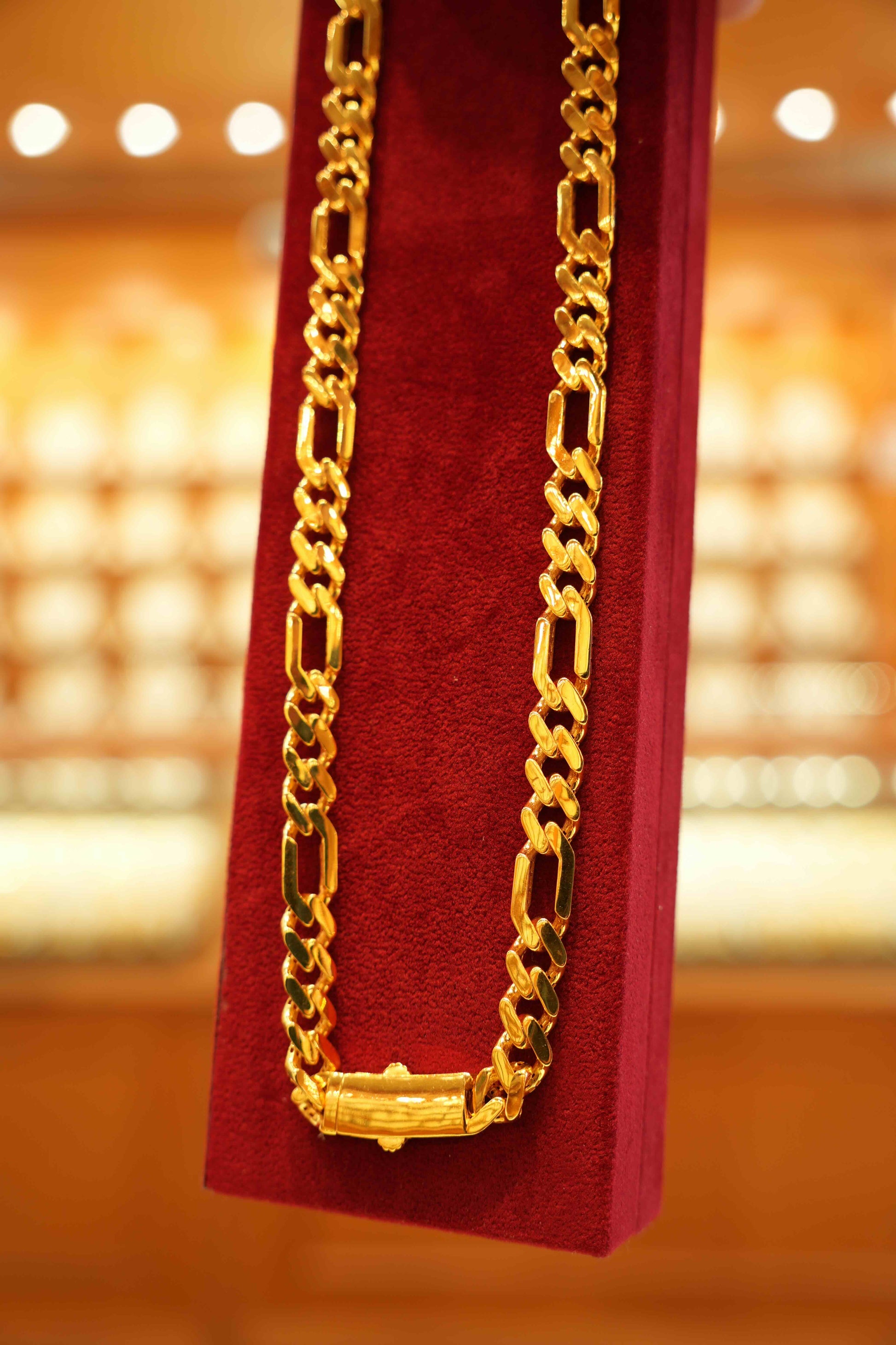 22K Gold Designer Men's Chain (22 Inches)
