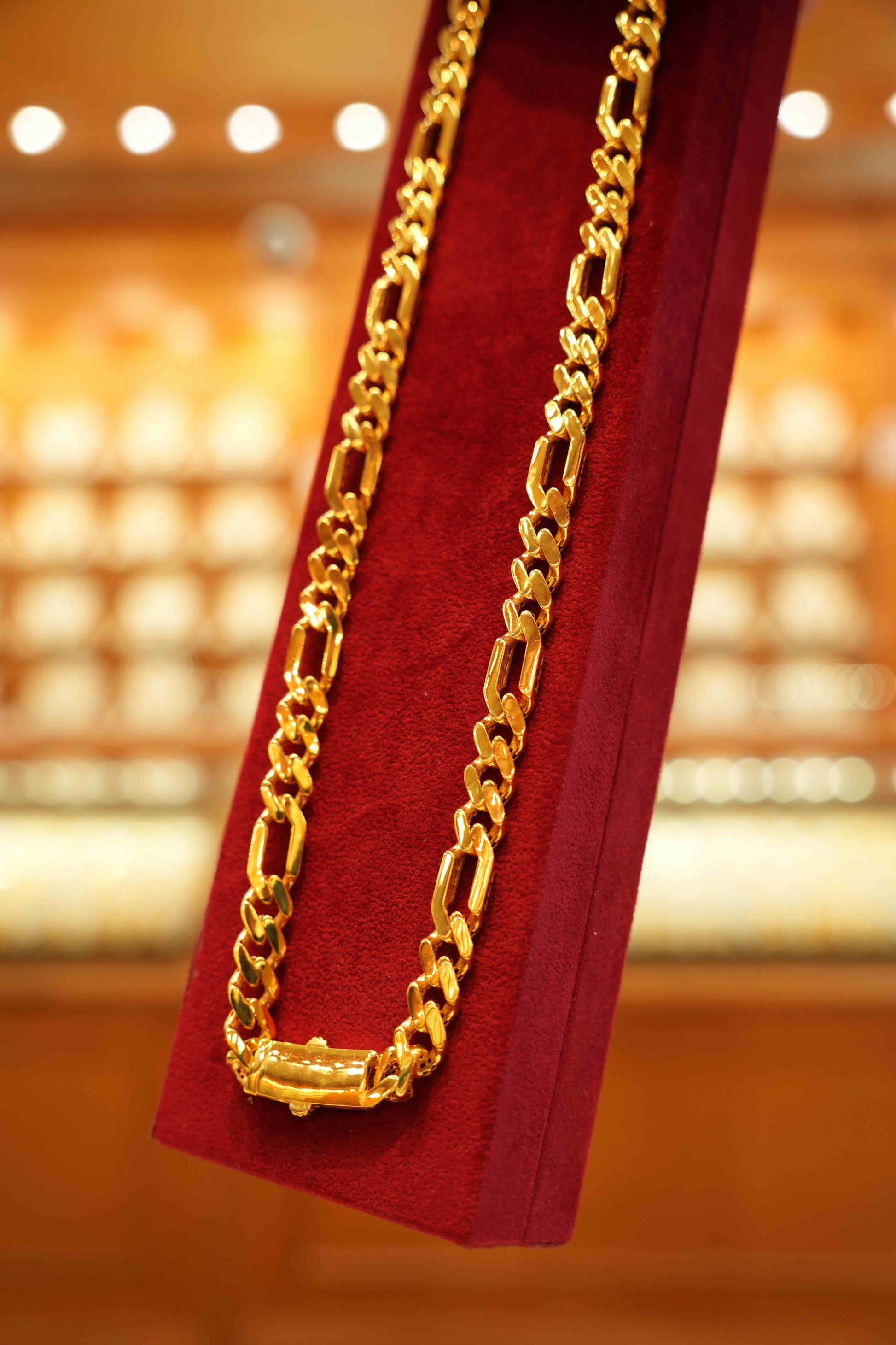 22K Gold Designer Men's Chain (22 Inches)