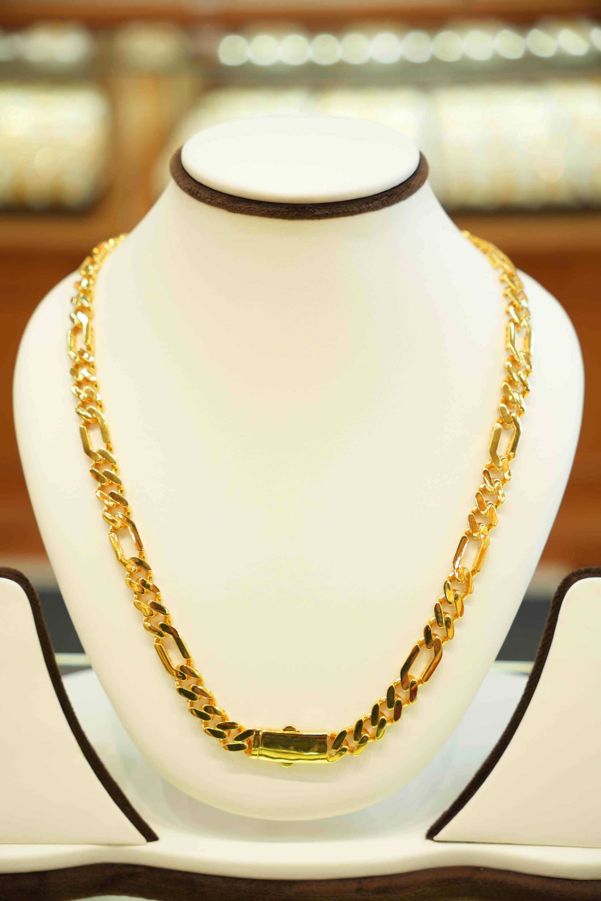 22K Gold Designer Men's Chain (22 Inches)