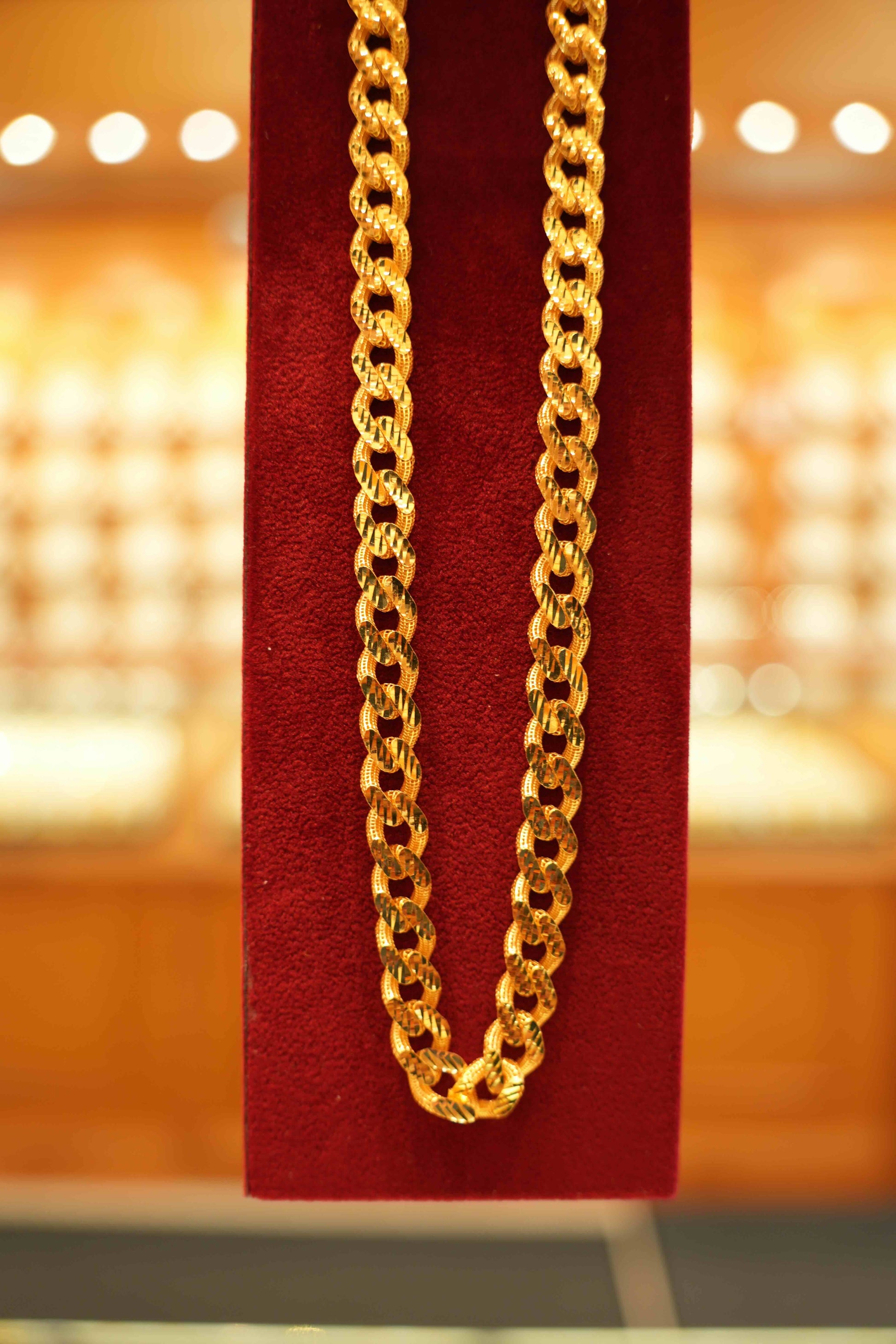 22K Gold Designer Men's Chain (22 Inches)