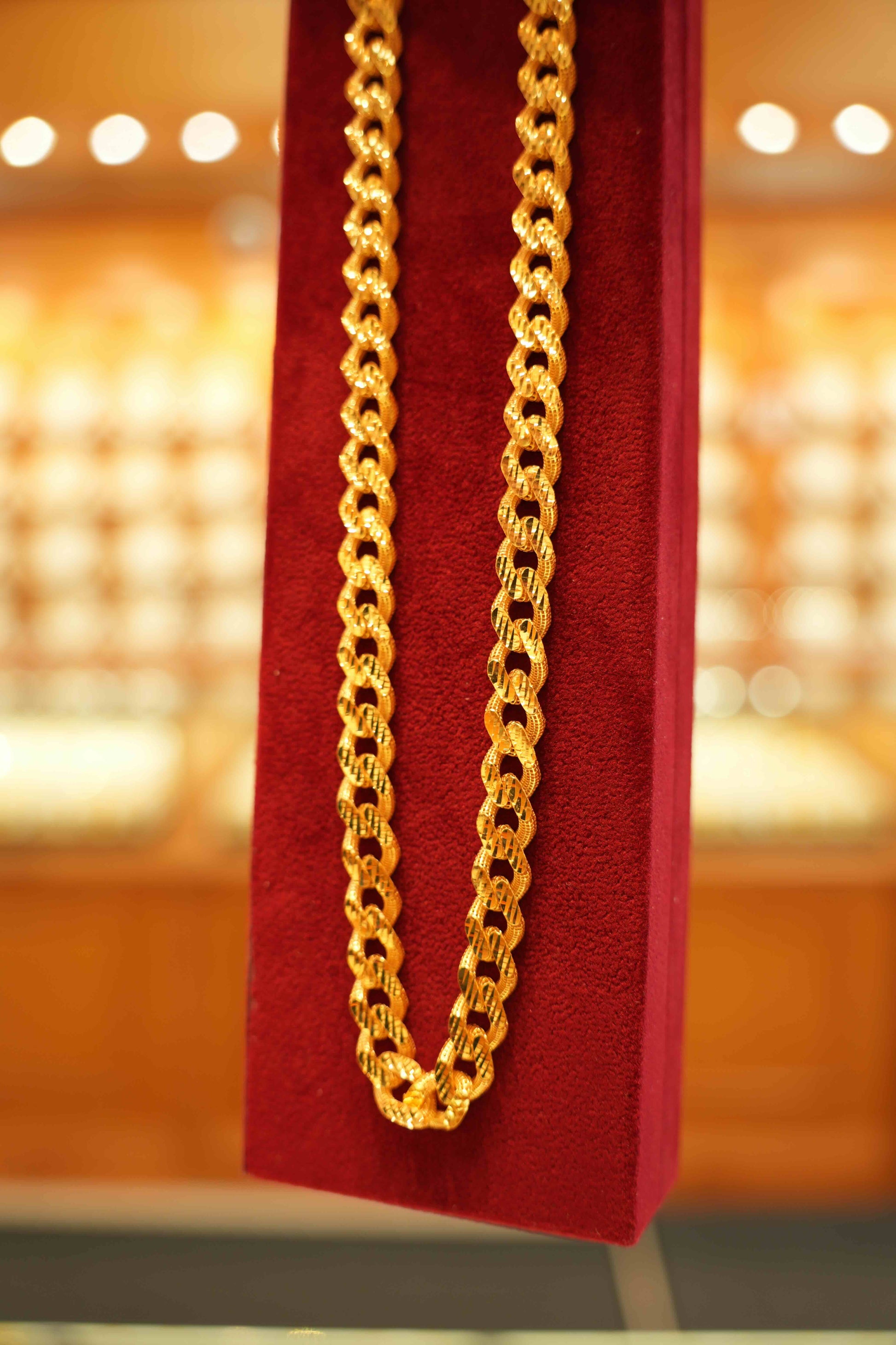 22K Gold Designer Men's Chain (22 Inches)