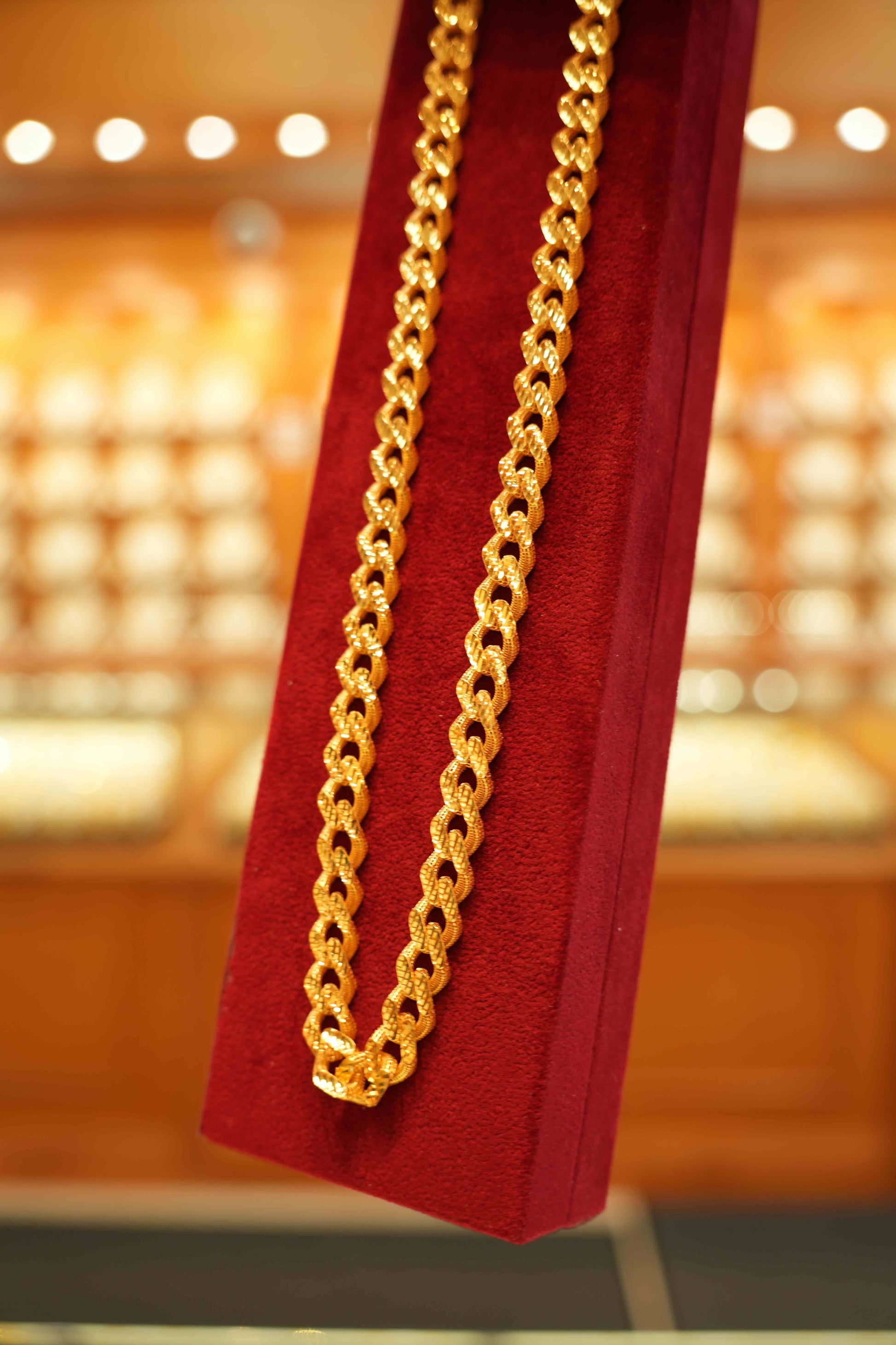 22K Gold Designer Men's Chain (22 Inches)