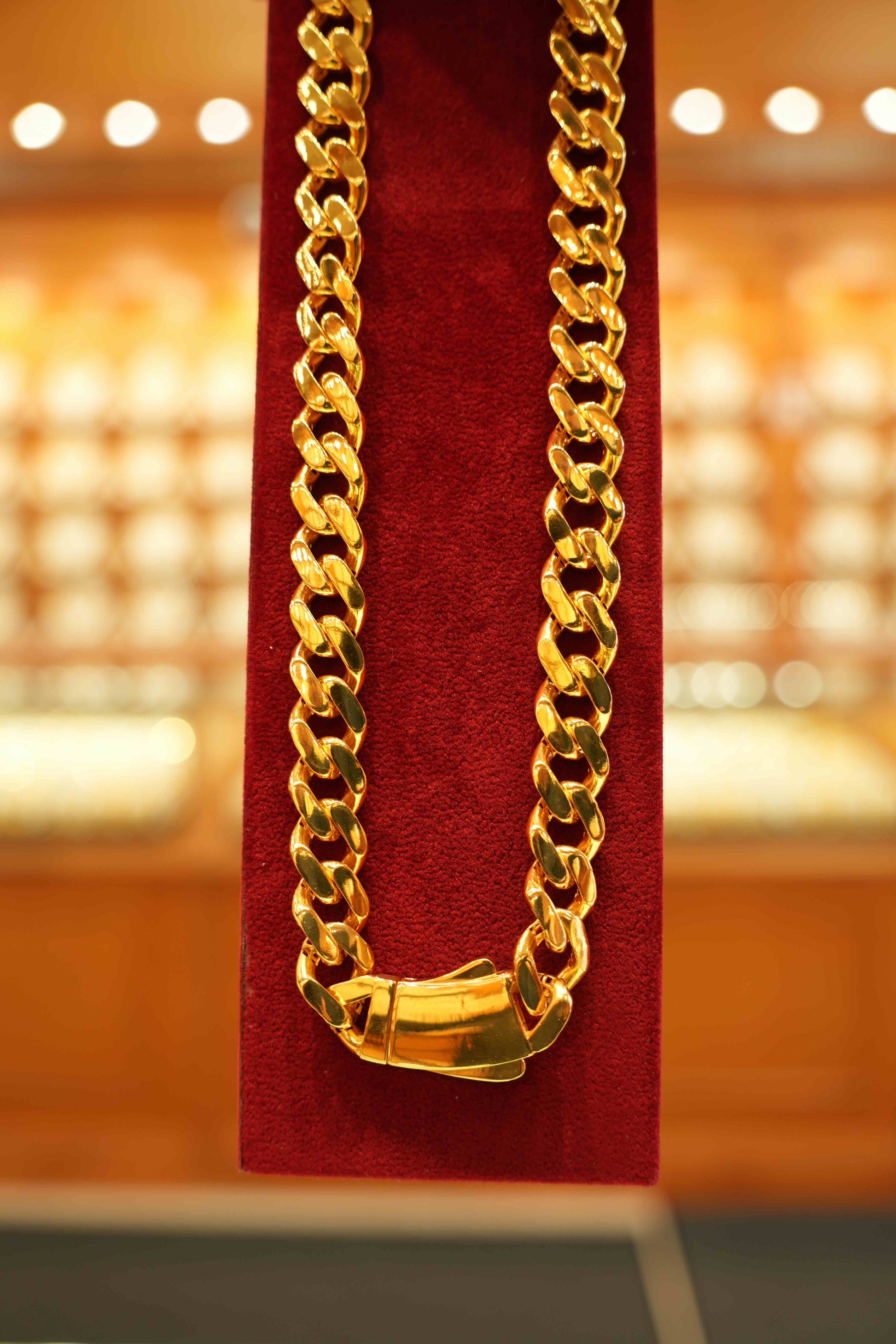 22K Gold Designer Men's Chain (20 Inches)