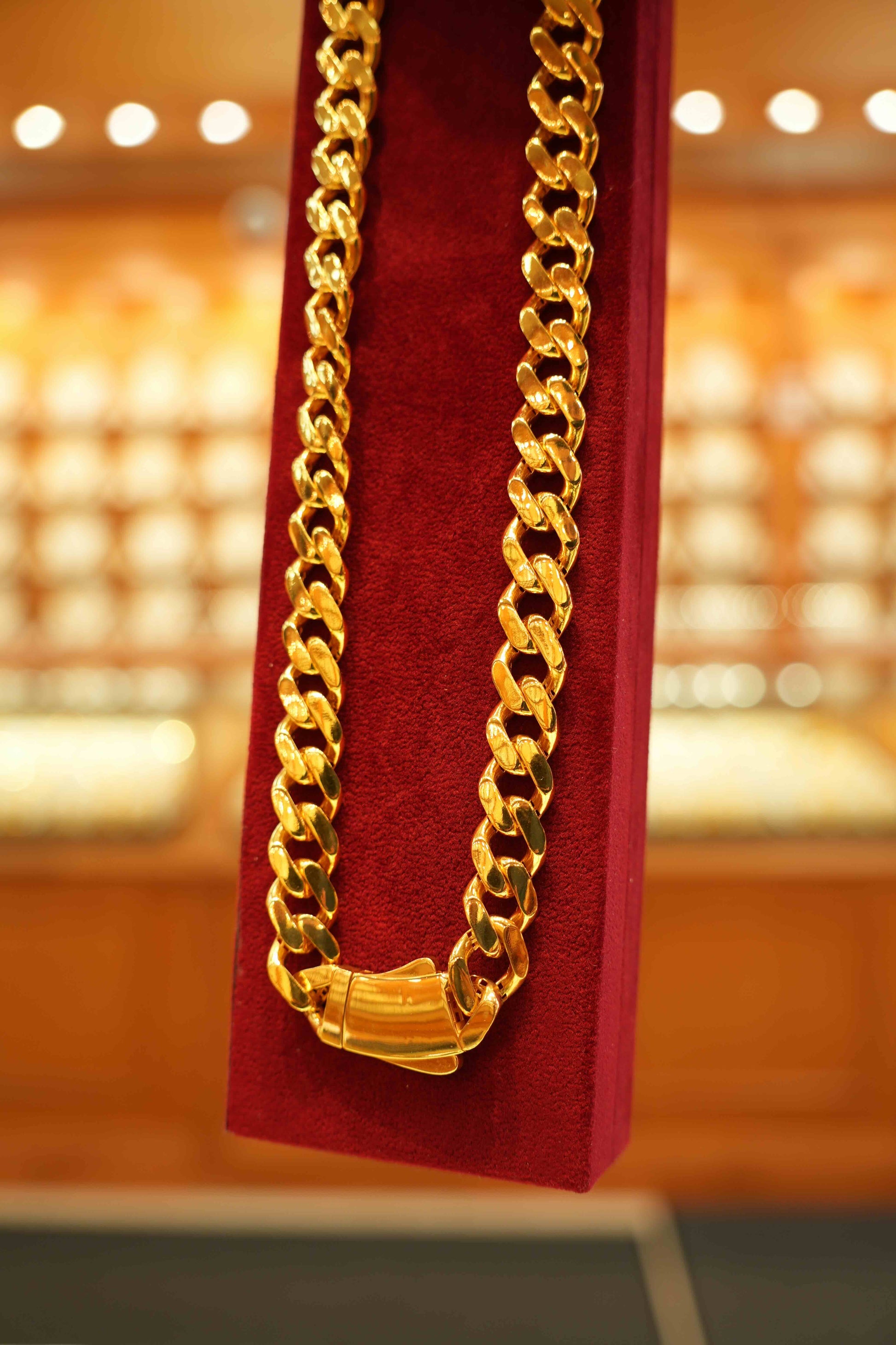 22K Gold Designer Men's Chain (20 Inches)