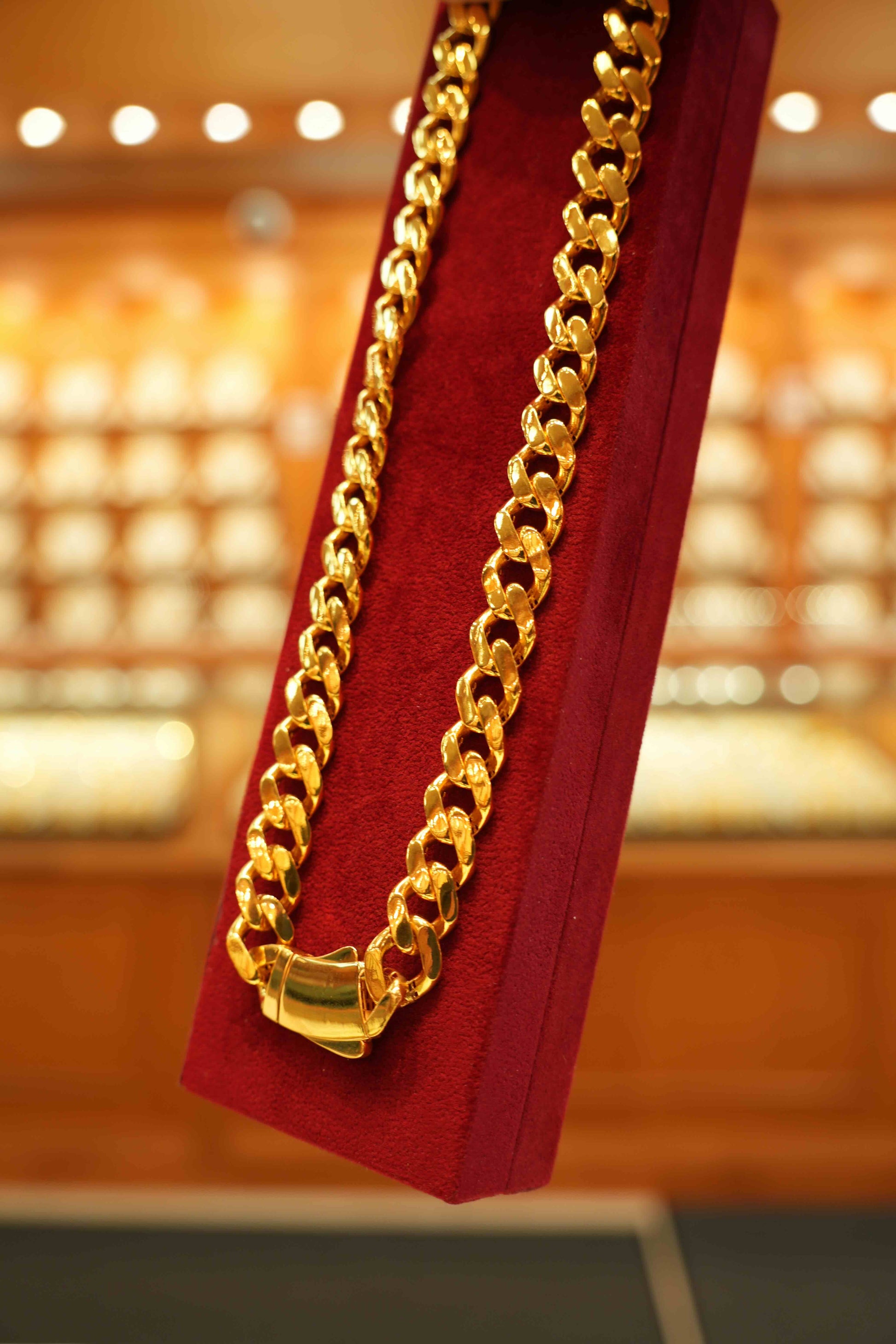 22K Gold Designer Men's Chain (20 Inches)