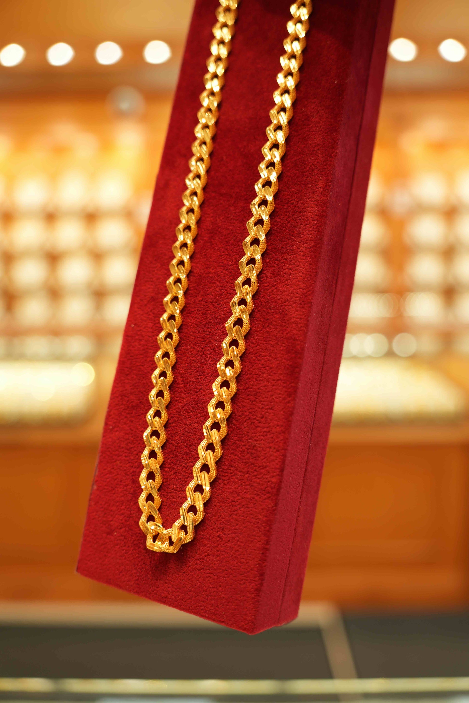 22K Gold Designer Men's Chain (20 Inches)