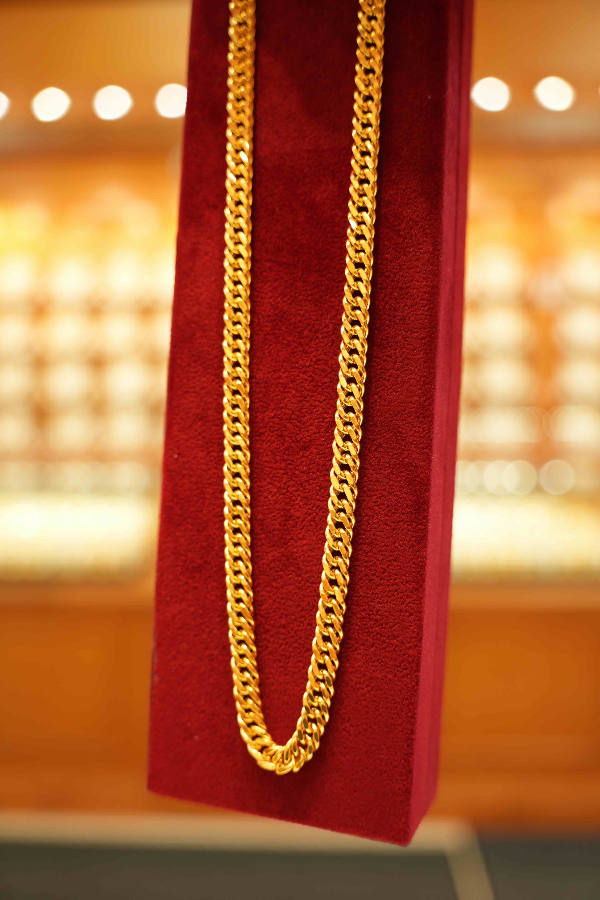 22K Gold Designer Men's Chain (22 Inches)