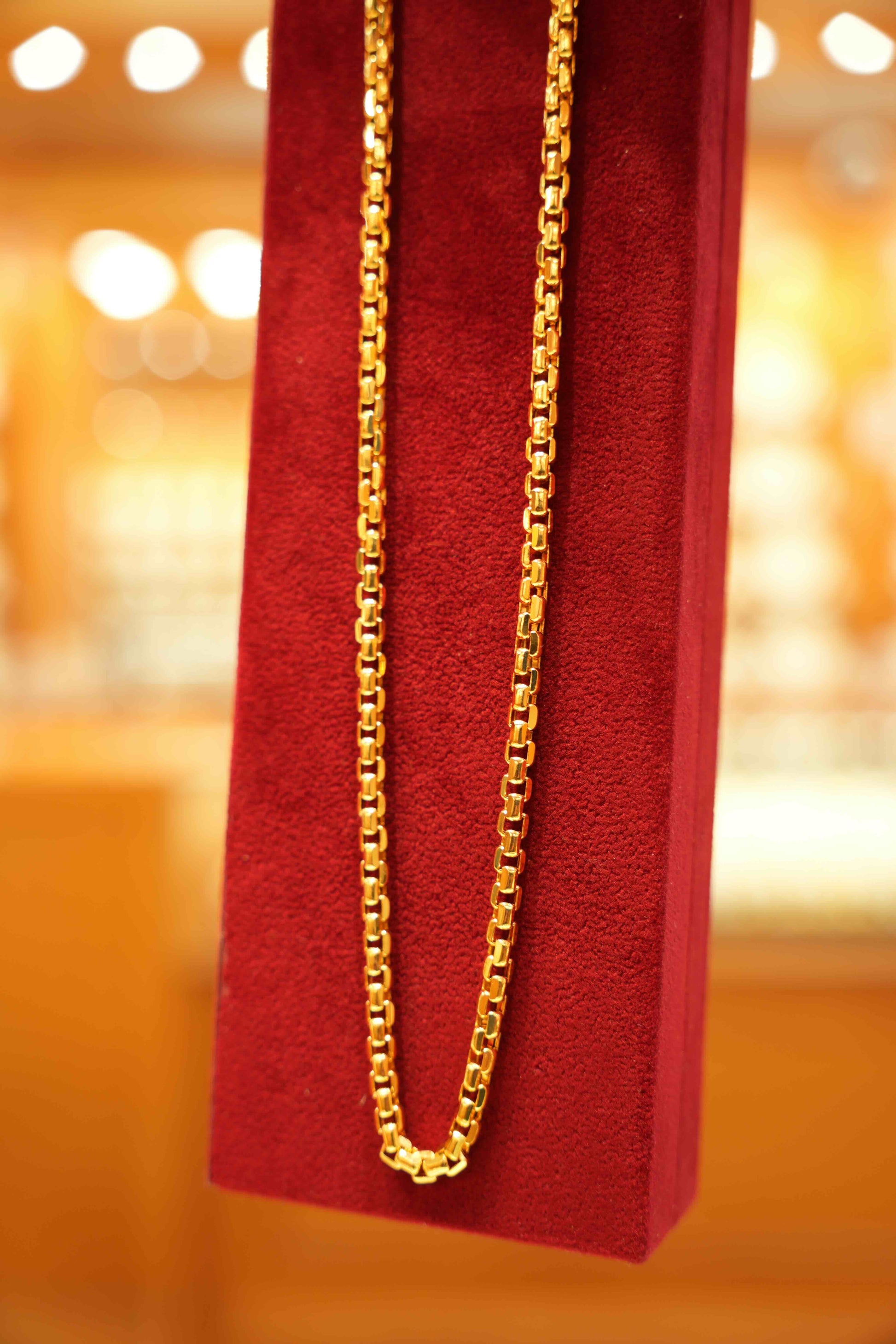 22K Gold Designer Men's Chain (22 Inches)