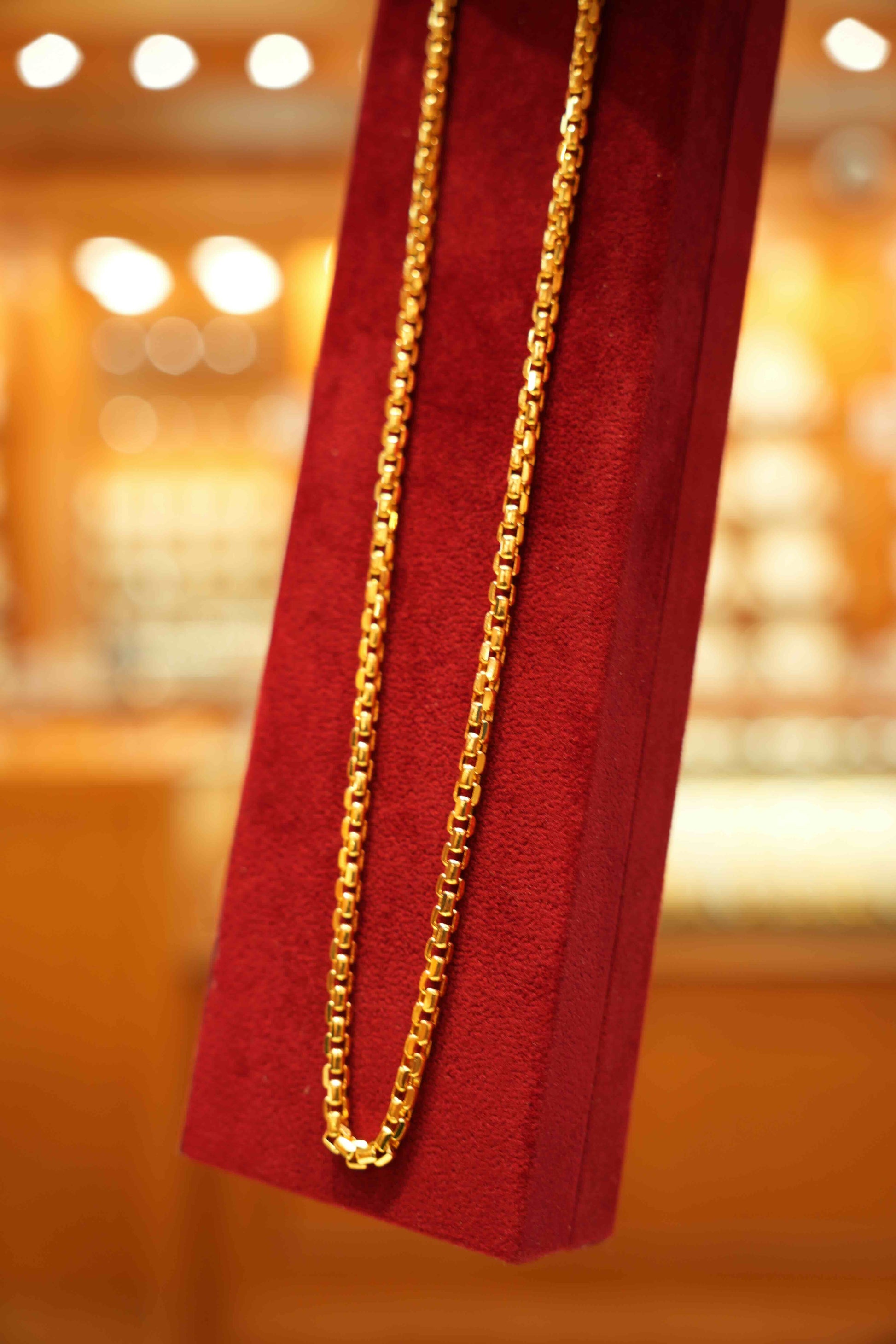 22K Gold Designer Men's Chain (22 Inches)