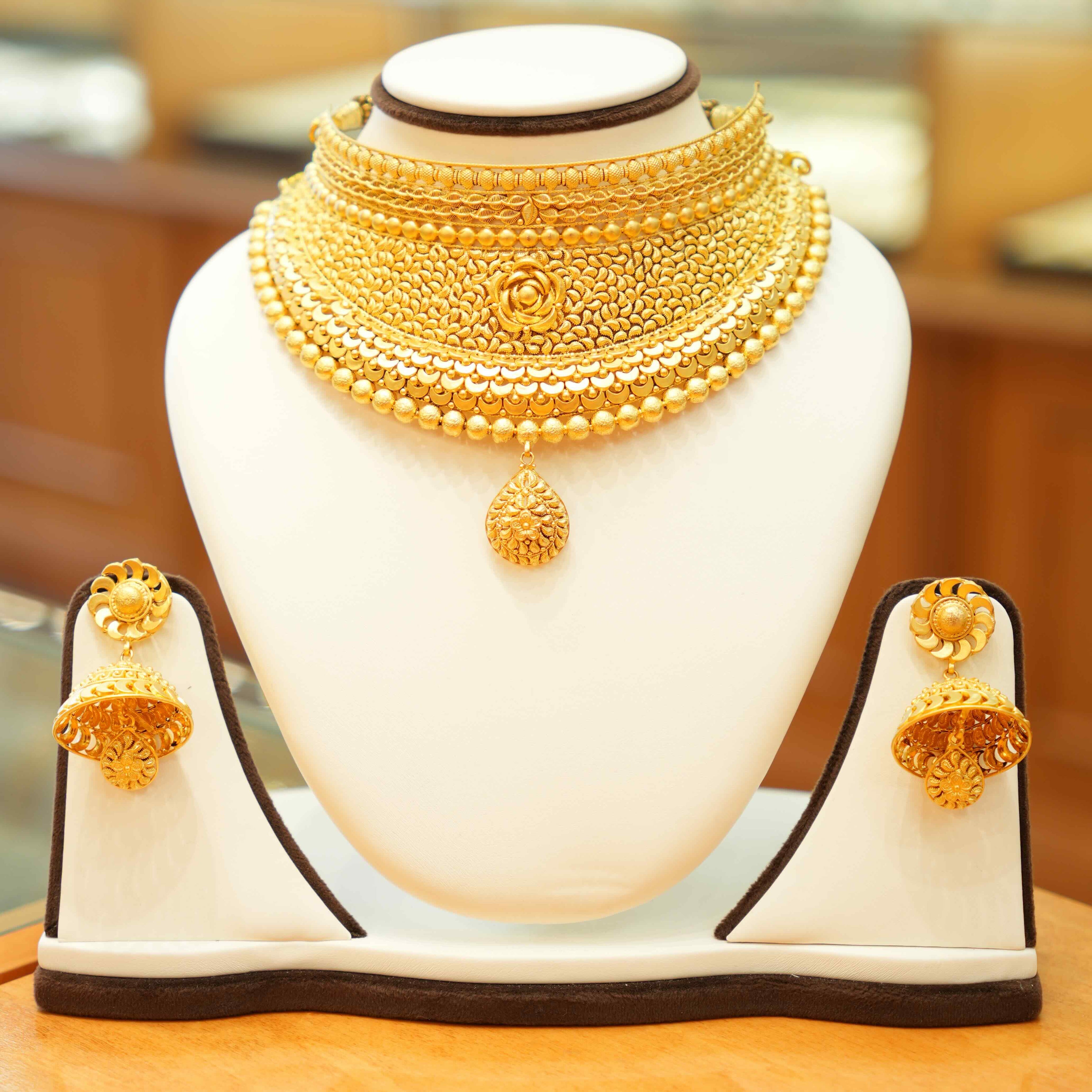 22K Gold Designer Antique Choker Set