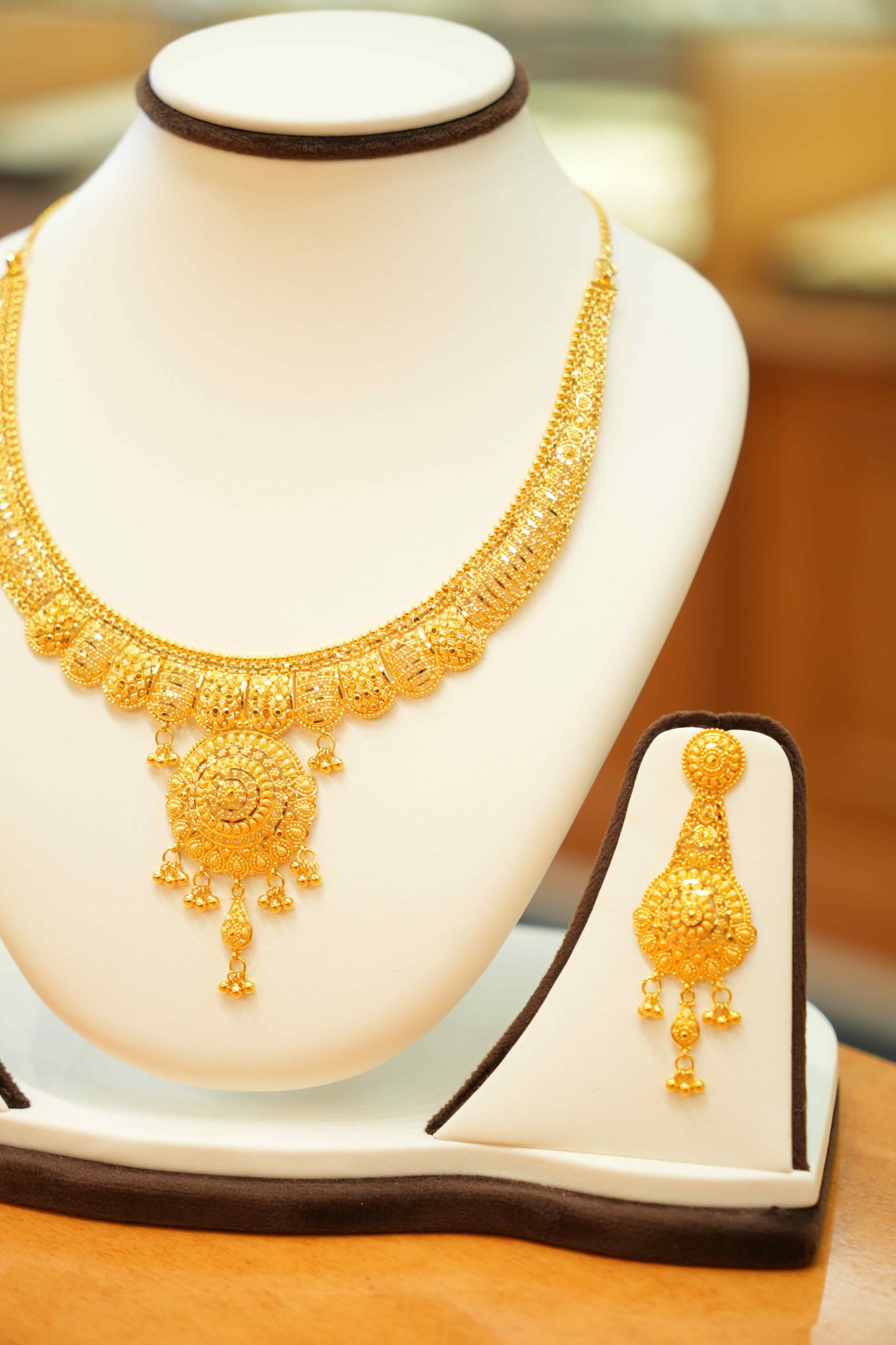 22K Gold Designer Necklace Set