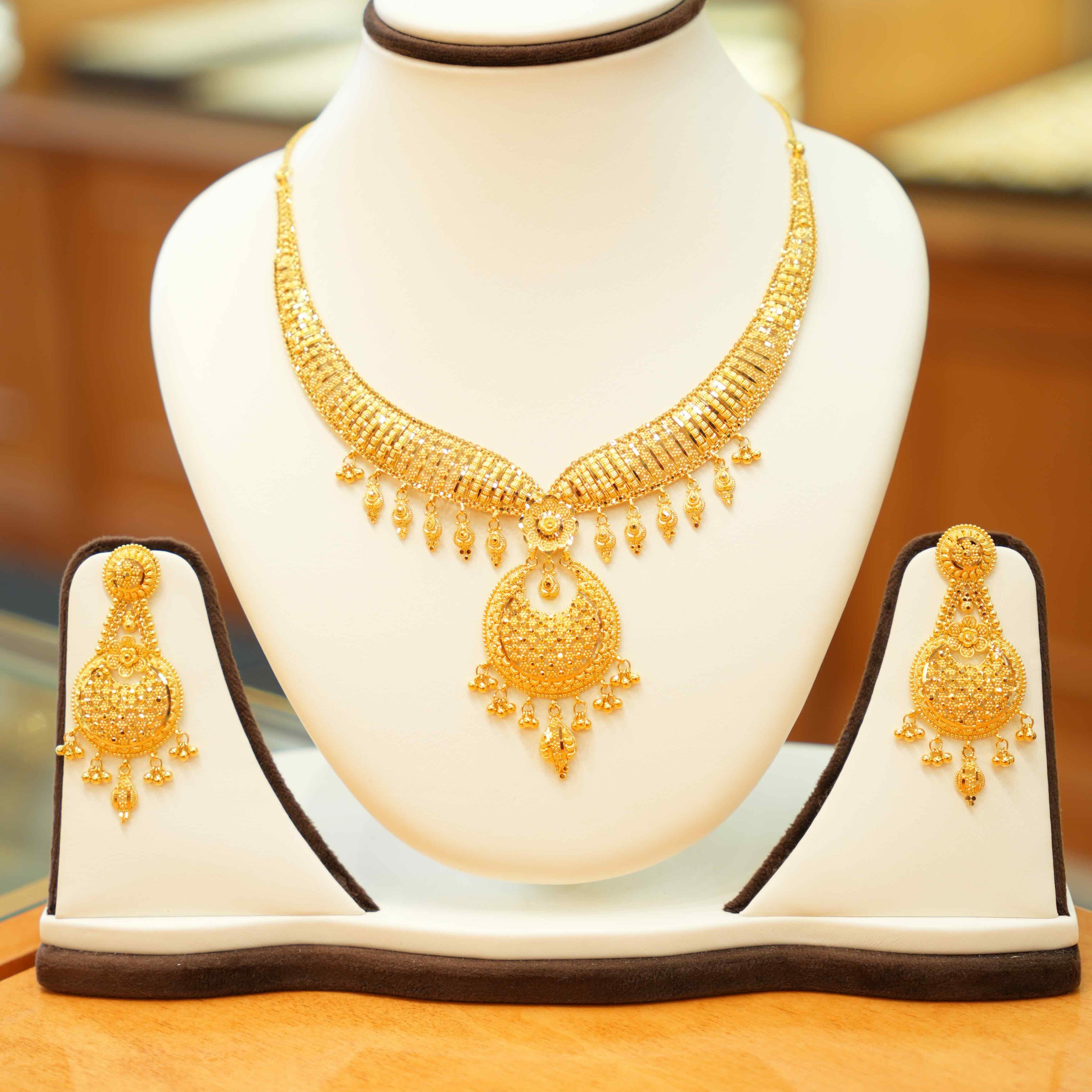 22K Gold Designer Necklace Set