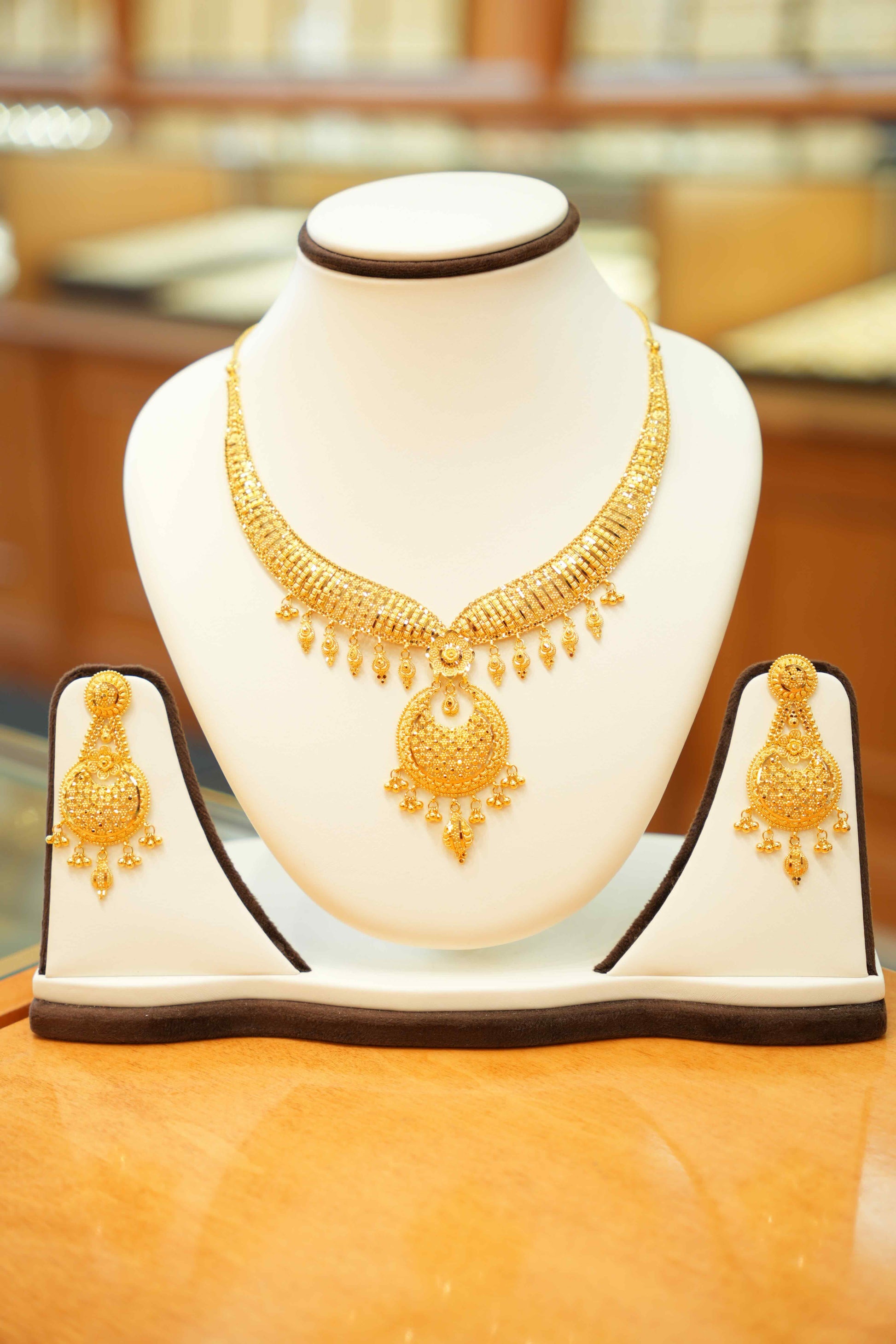22K Gold Designer Necklace Set