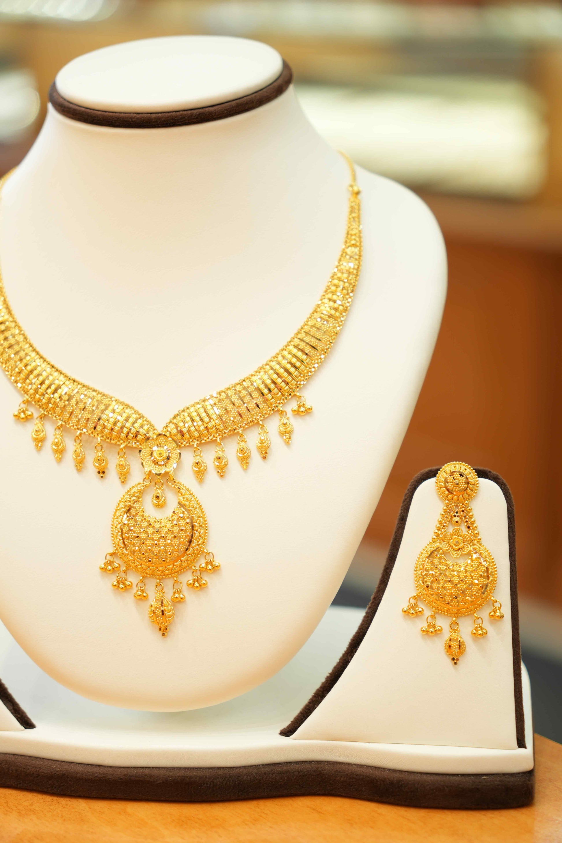 22K Gold Designer Necklace Set