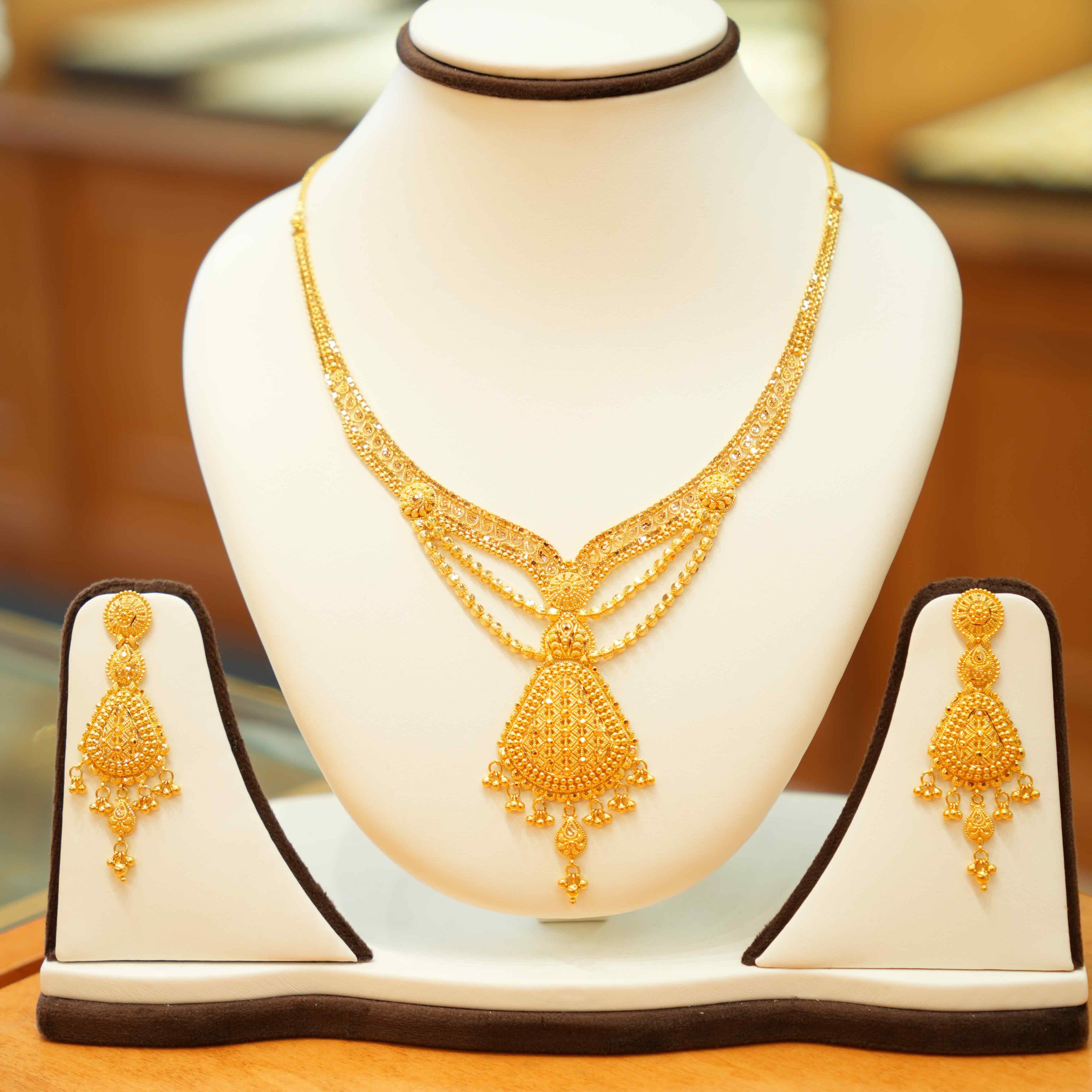 22K Gold Designer Necklace Set