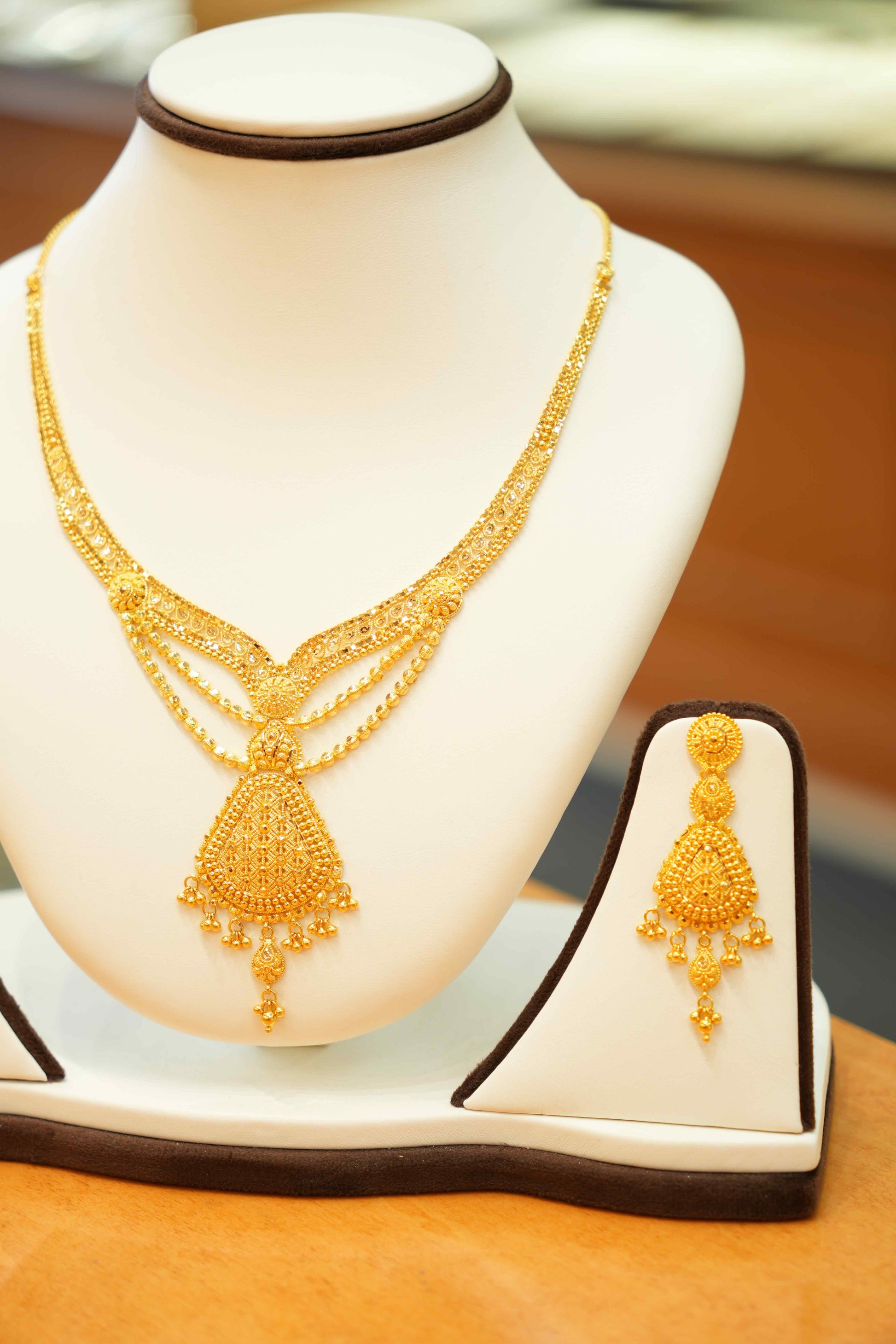 22K Gold Designer Necklace Set