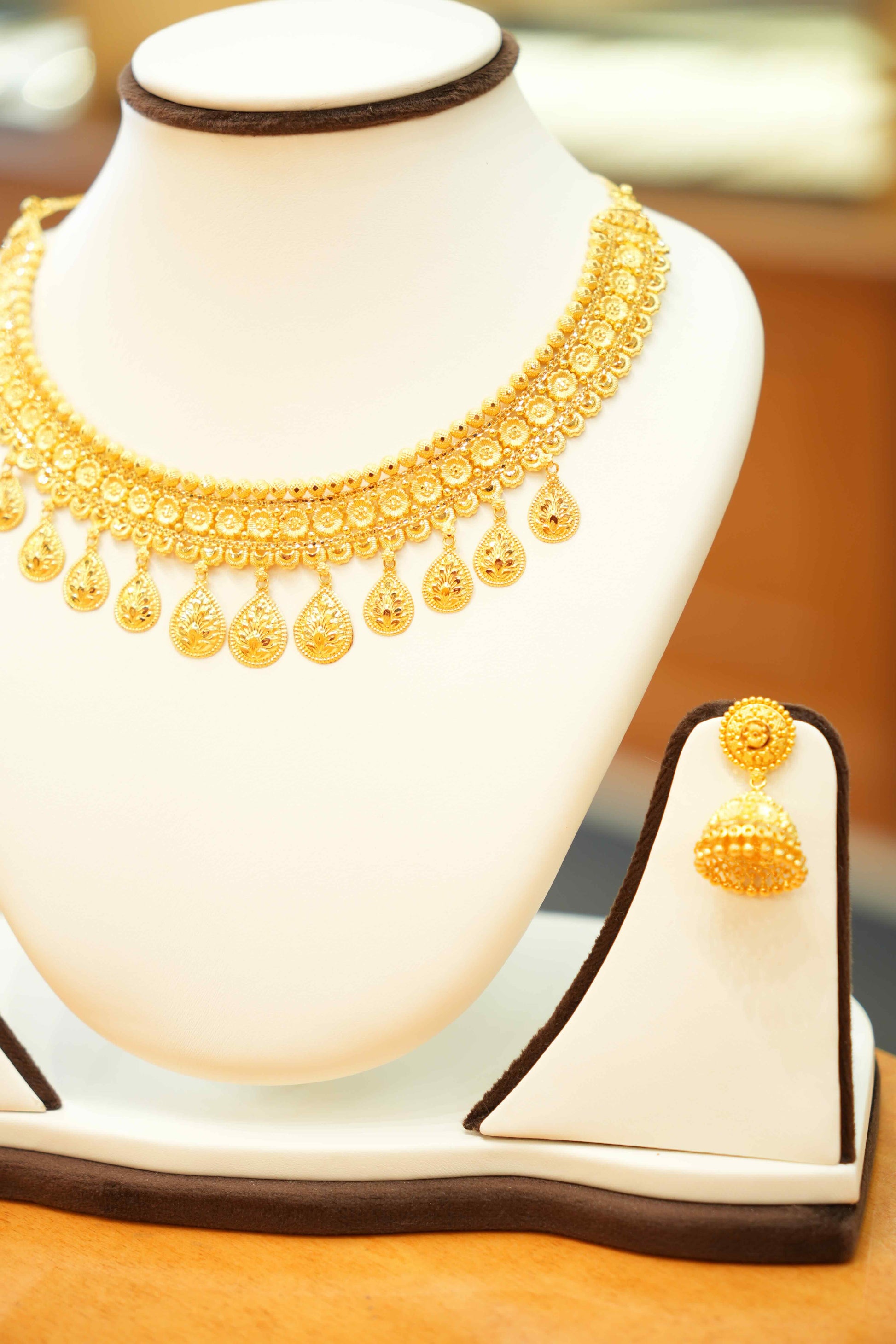 22K Gold Designer Necklace Set