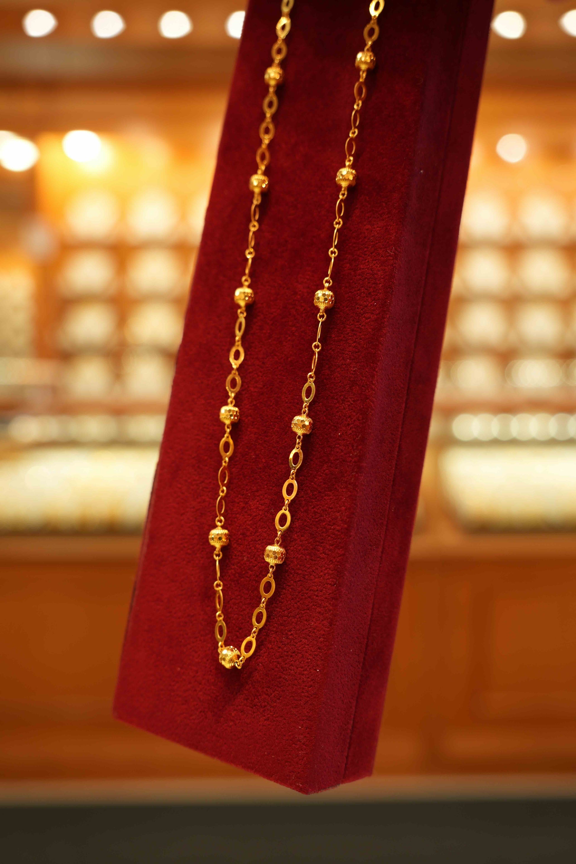 22K Gold Floral Design Chain (18 Inches)